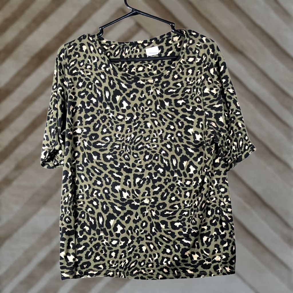 Vintage Chicos Womens Shirt Green Leopard Print Round Neck Short Sleeve Stretch L Shirts Womens Casual Workwear Travel Regular Size Size L / US 10 / IT 46 - 1 Thumbnail