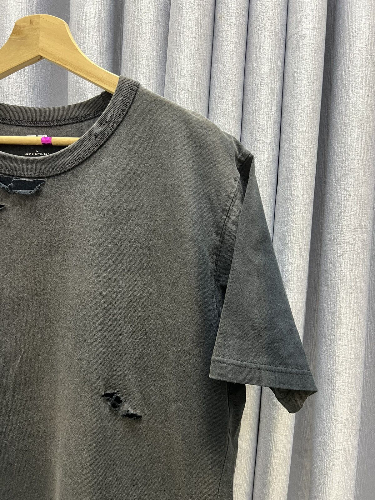 Lemaire × Uniqlo THRASHED FADED UNIQLO LEMAIRE DISTRESSED PLAIN TEE Size US L / EU 52-54 / 3 - 3 Thumbnail