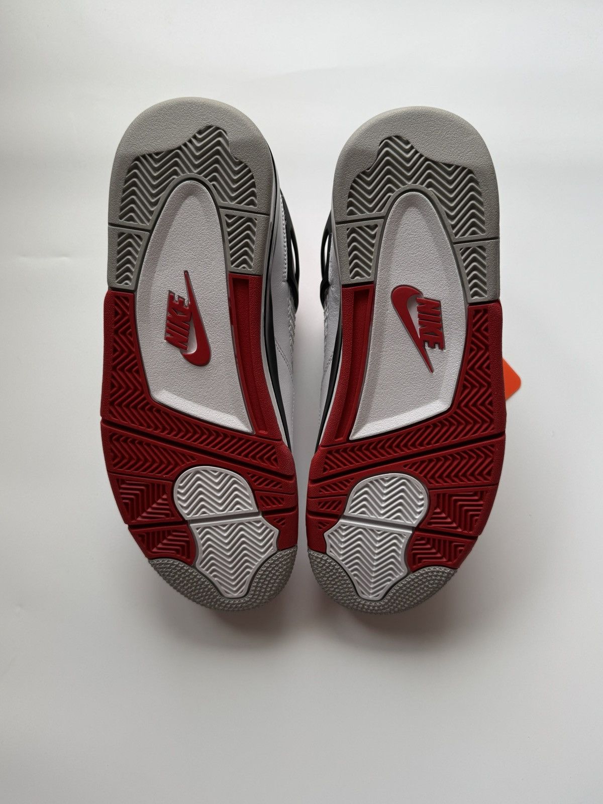 Jordan Brand Air Jordan IV Fire Red 2020 Size US 9.5 / EU 42-43 - 5 Thumbnail