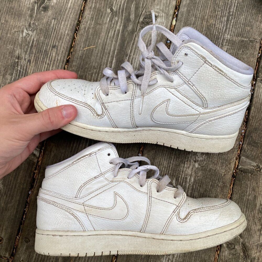 Jordan Brand Nike Air Jordan 1 Mid Triple White Size 6.5 Size US 6.5 / EU 39-40 - 4 Thumbnail