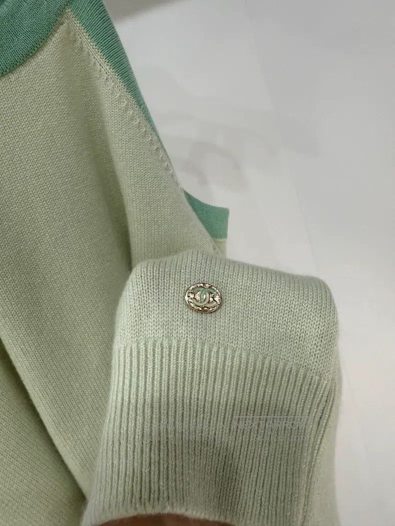 Chanel Chanel 23S Green off-the-shoulder long-sleeved knitwear Size XS / US 0-2 / IT 36-38 - 3 Thumbnail
