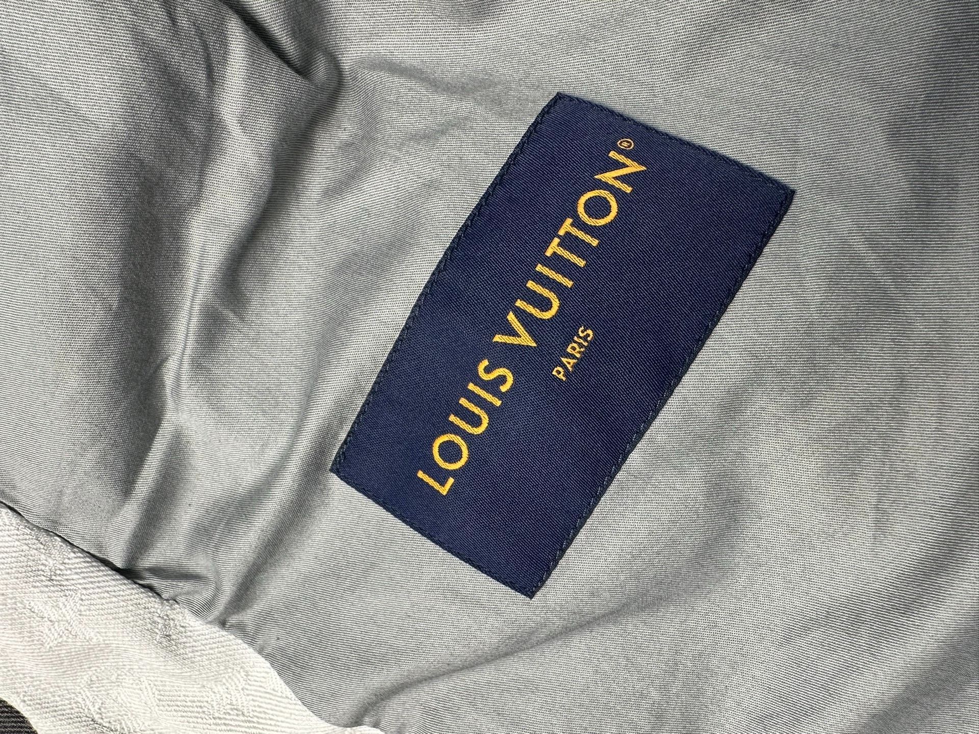 Louis Vuitton Louis Vuitton Head Portrait Camouflage Print Color Matching Size US L / EU 52-54 / 3 - 4 Thumbnail