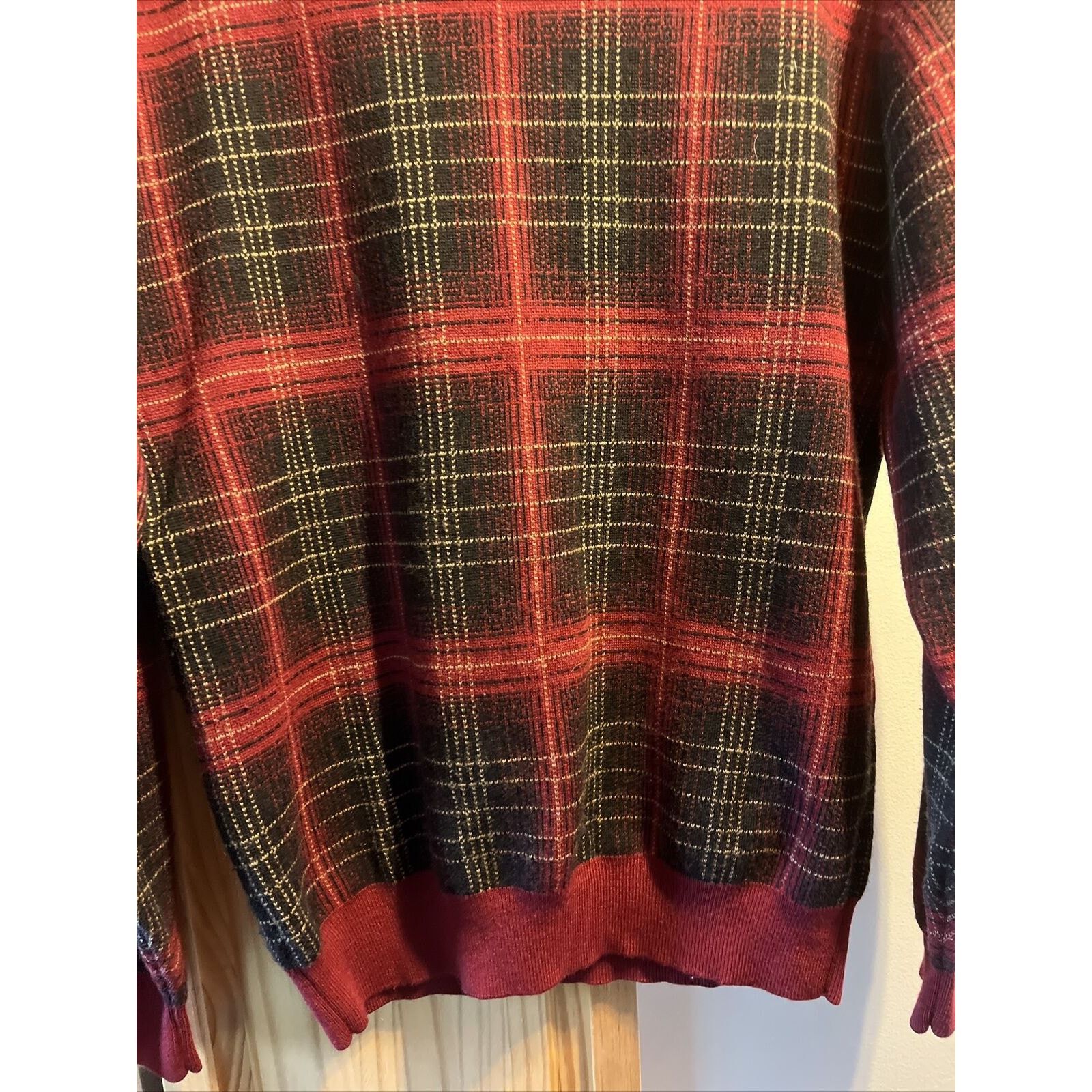 Pendleton Pendleton mens M red plaid long sleeve pullover wool sweater Size US M / EU 48-50 / 2 - 12 Thumbnail