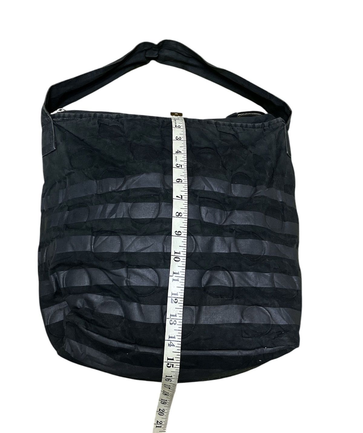 Issey Miyake × Japanese Brand × Pleats Please Issey Miyake Pleats Please Issey Miyake Shoulder Bag Size ONE SIZE - 1 Thumbnail