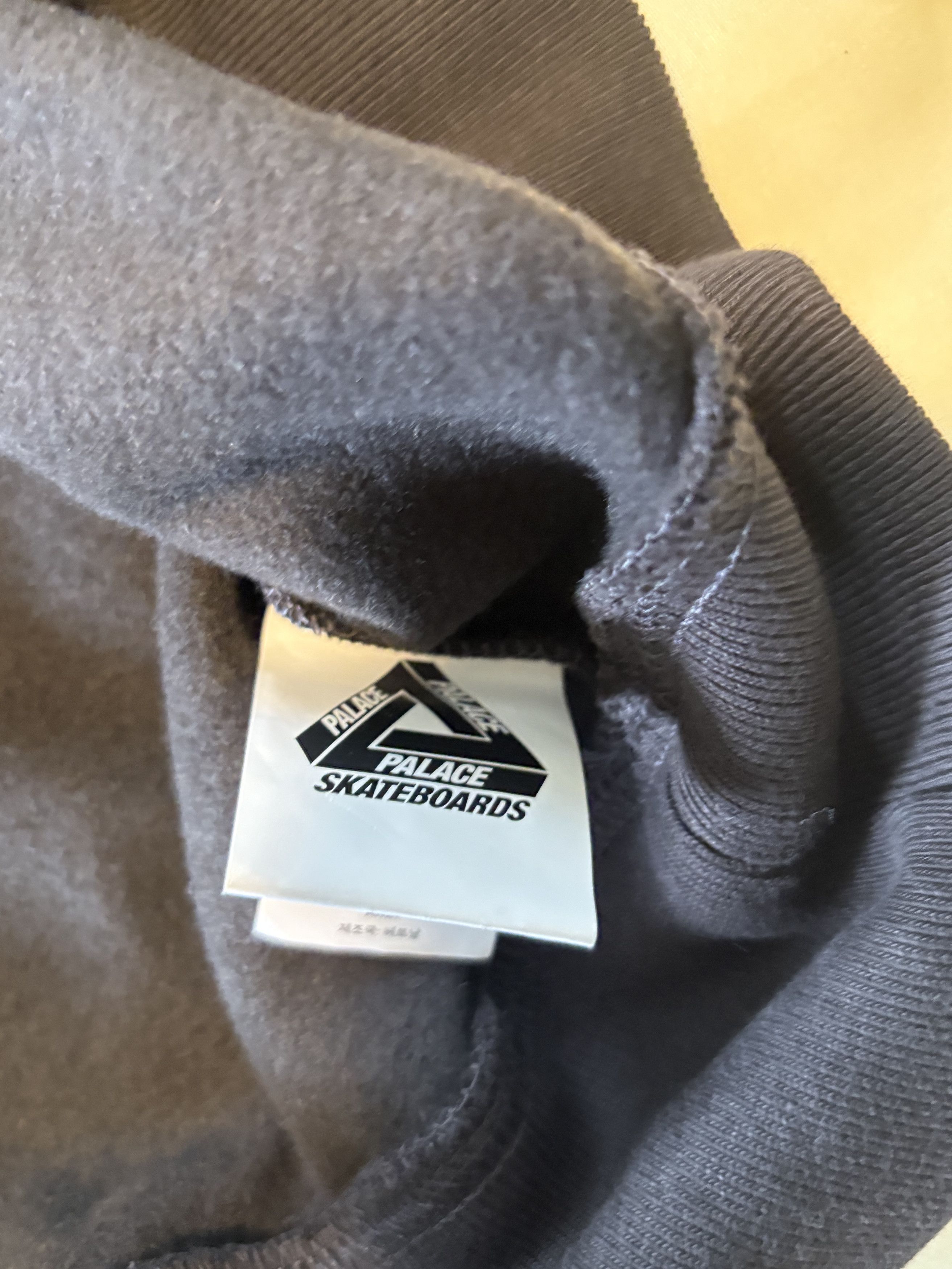 Palace P3 glitter crew Size US L / EU 52-54 / 3 - 3 Thumbnail
