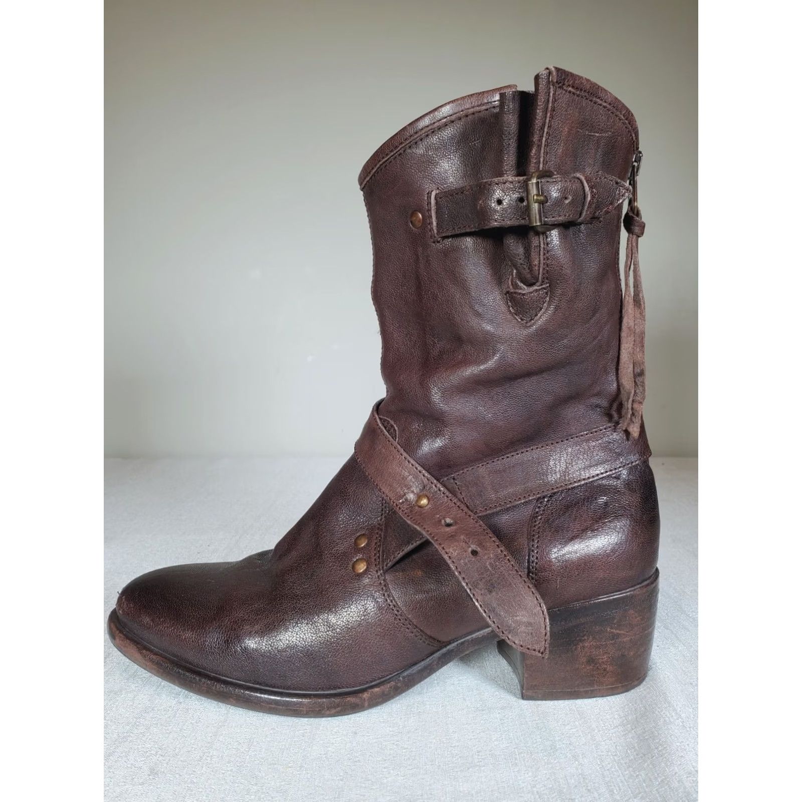 Ugg UGG Australia Cattania Brown Leather Heeled Boots Wrap Strap Back Zip Women's 9 Boots Women Brown Leather Heeled Boots Wrap Strap Back Zip 9 Size US 9 / IT 39 - 5 Thumbnail