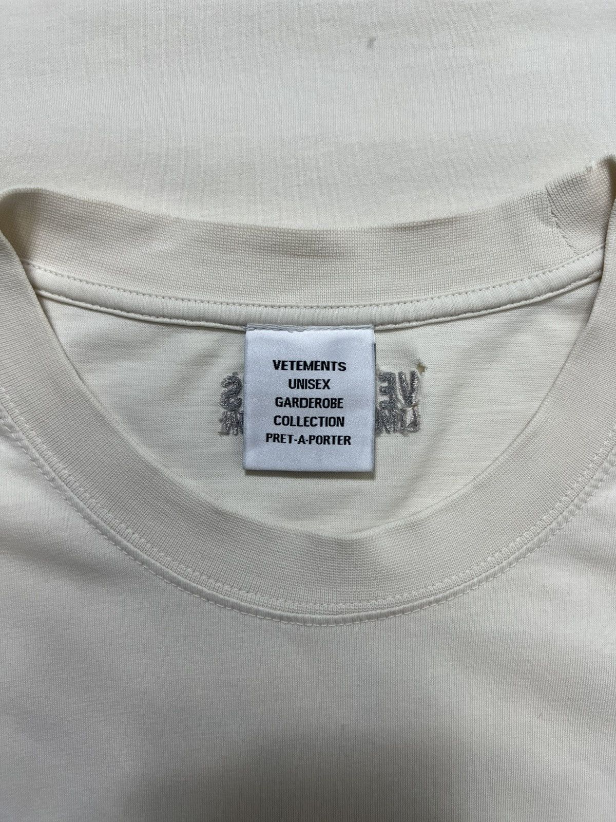 Vetements Vetements - World Tour Logo Oversized T-Shirt Size US XS / EU 42 / 0 - 19 Thumbnail