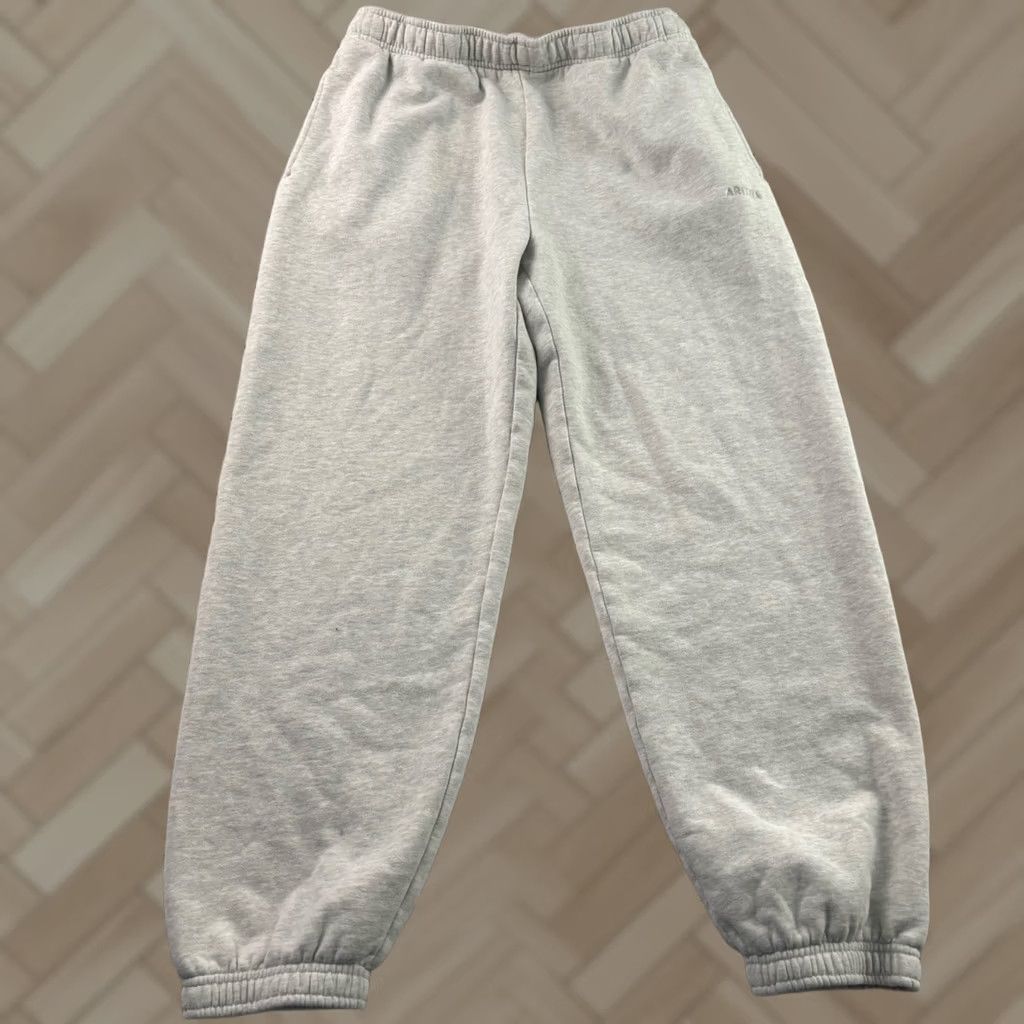 Aritzia Aritzia Sweatpants Women's M Gray Mega Fit Sweatfleece Sweatpants Size 32" / US 10 / IT 46 - 1 Thumbnail