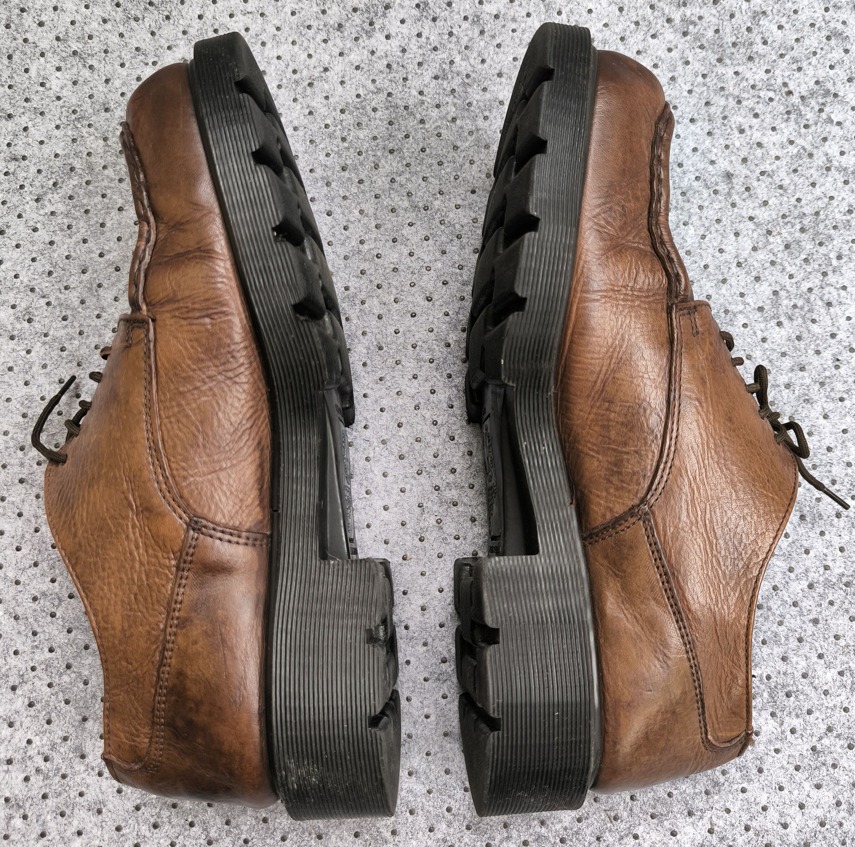 Dr. Martens DR. MARTENS lace ups square toe low top boot Size US 9 / EU 42 - 6 Thumbnail