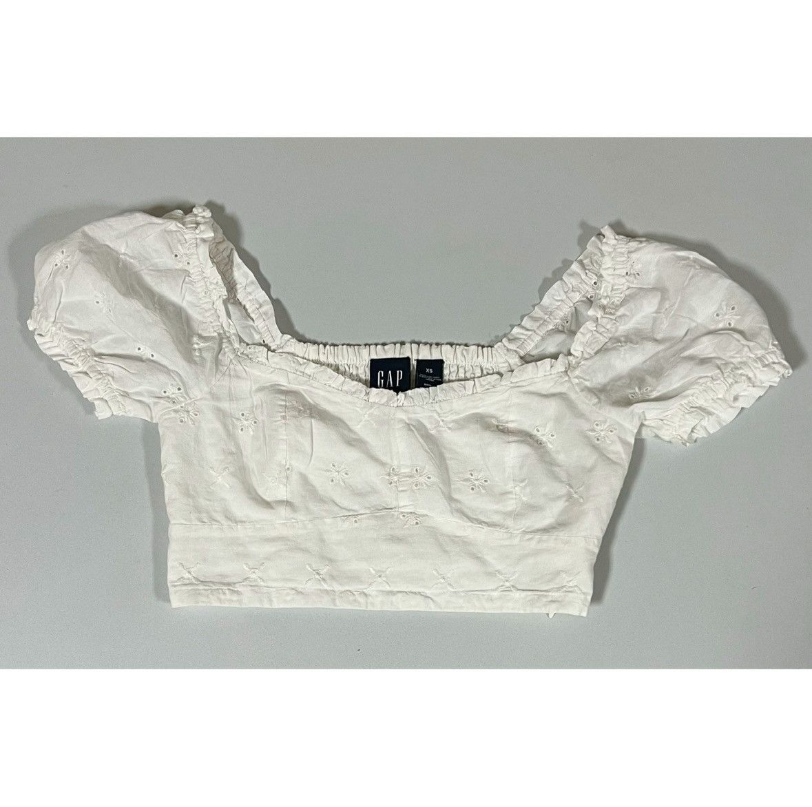 Gap Gap White Eyelet Floral Shirt Crop Top Blouse Size XS 🤍✨ Size XS / US 0-2 / IT 36-38 - 2 Thumbnail