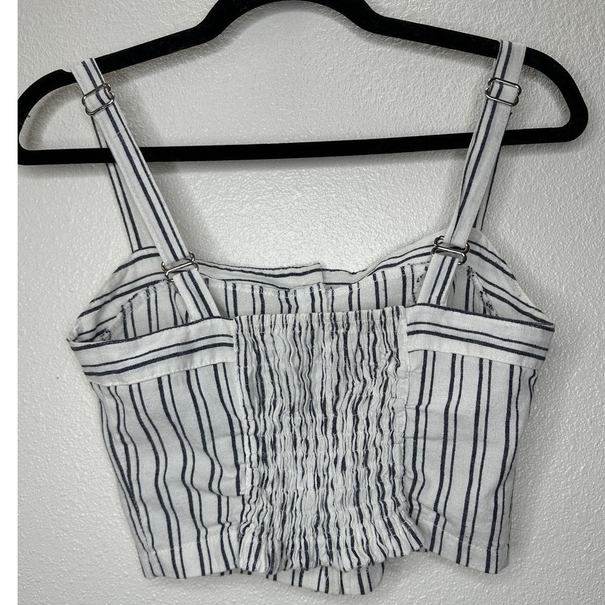 Brandy Melville Brandy Melville Astrid White & Black Stripe Button Crop Top Size XS / US 0-2 / IT 36-38 - 7 Thumbnail