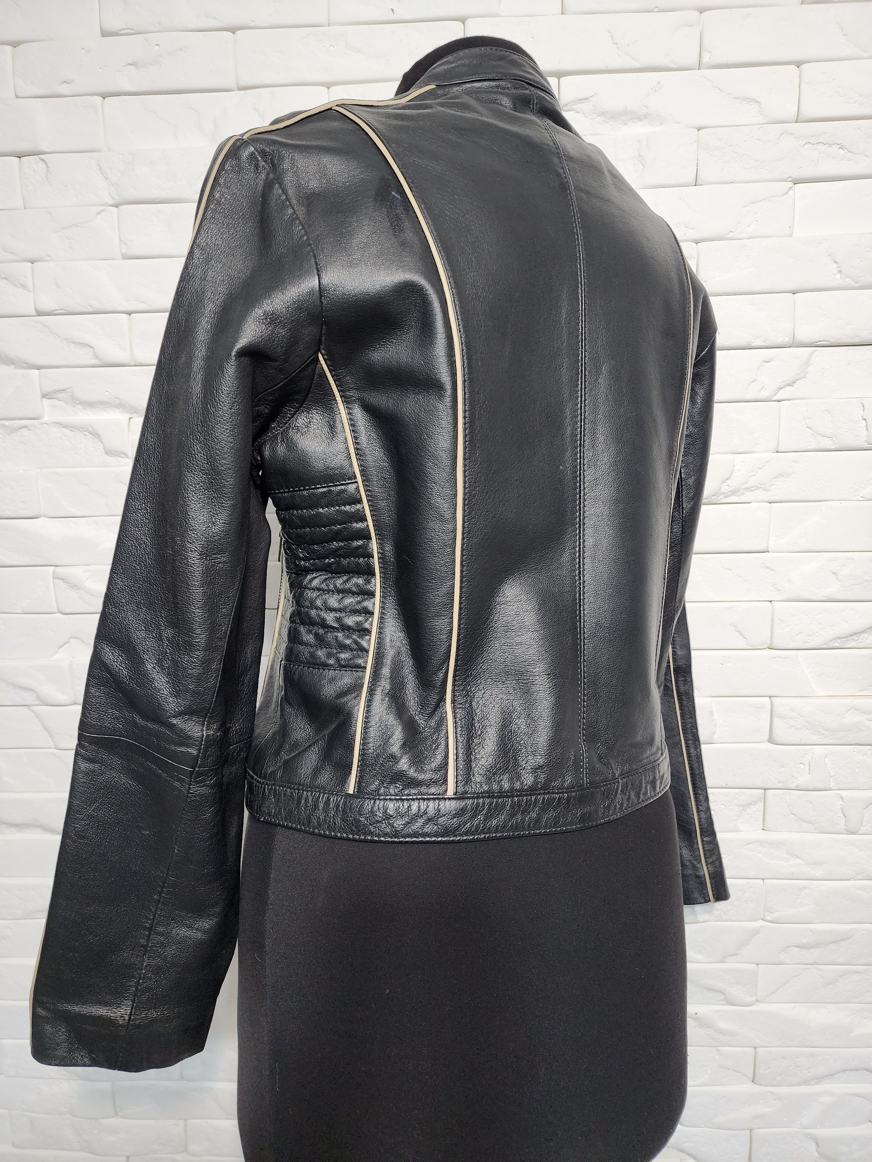 Other Black Leather Women's Jacket: Zippered Sport Style. Size M / US 6-8 / IT 42-44 - 6 Thumbnail
