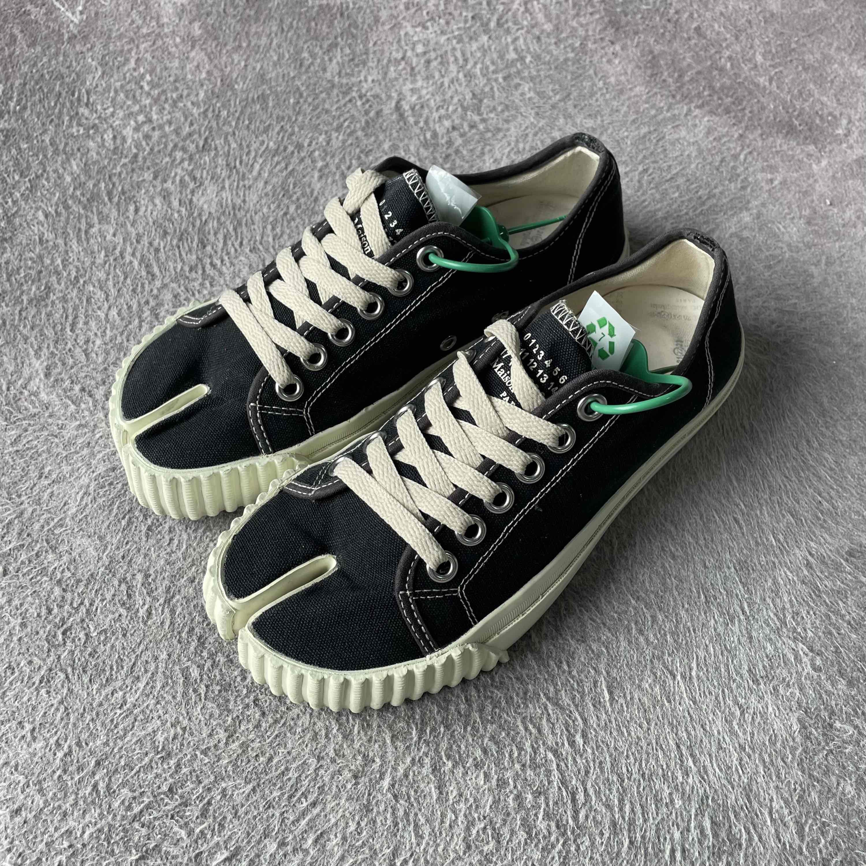 Maison Margiela Tabi Canvas Low-Top Sneakers Size 37.5