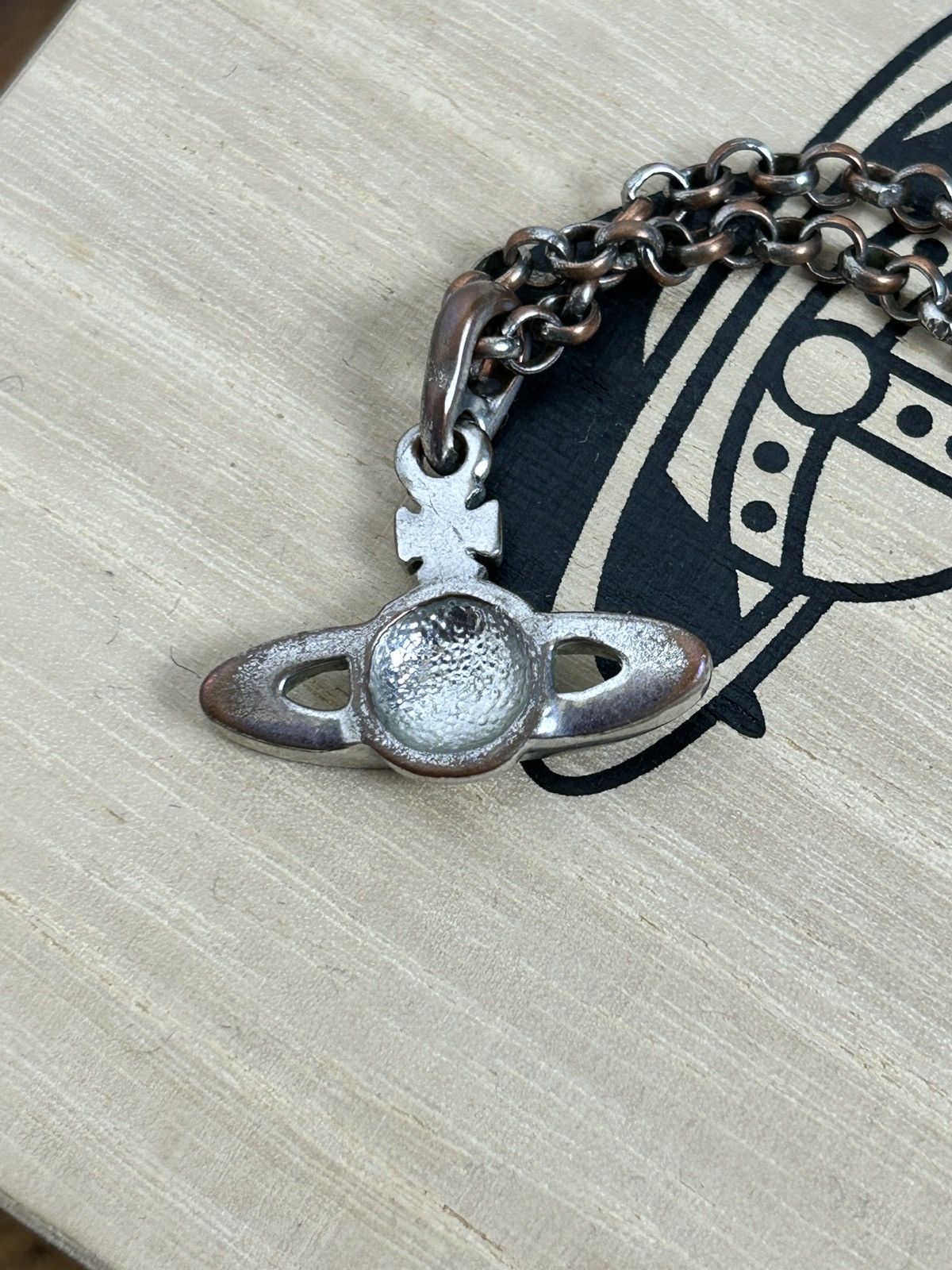 Vivienne Westwood 90s Vintage Vivienne Westwood Bas Relief Enamel Orb Nacklace Size ONE SIZE - 5 Thumbnail