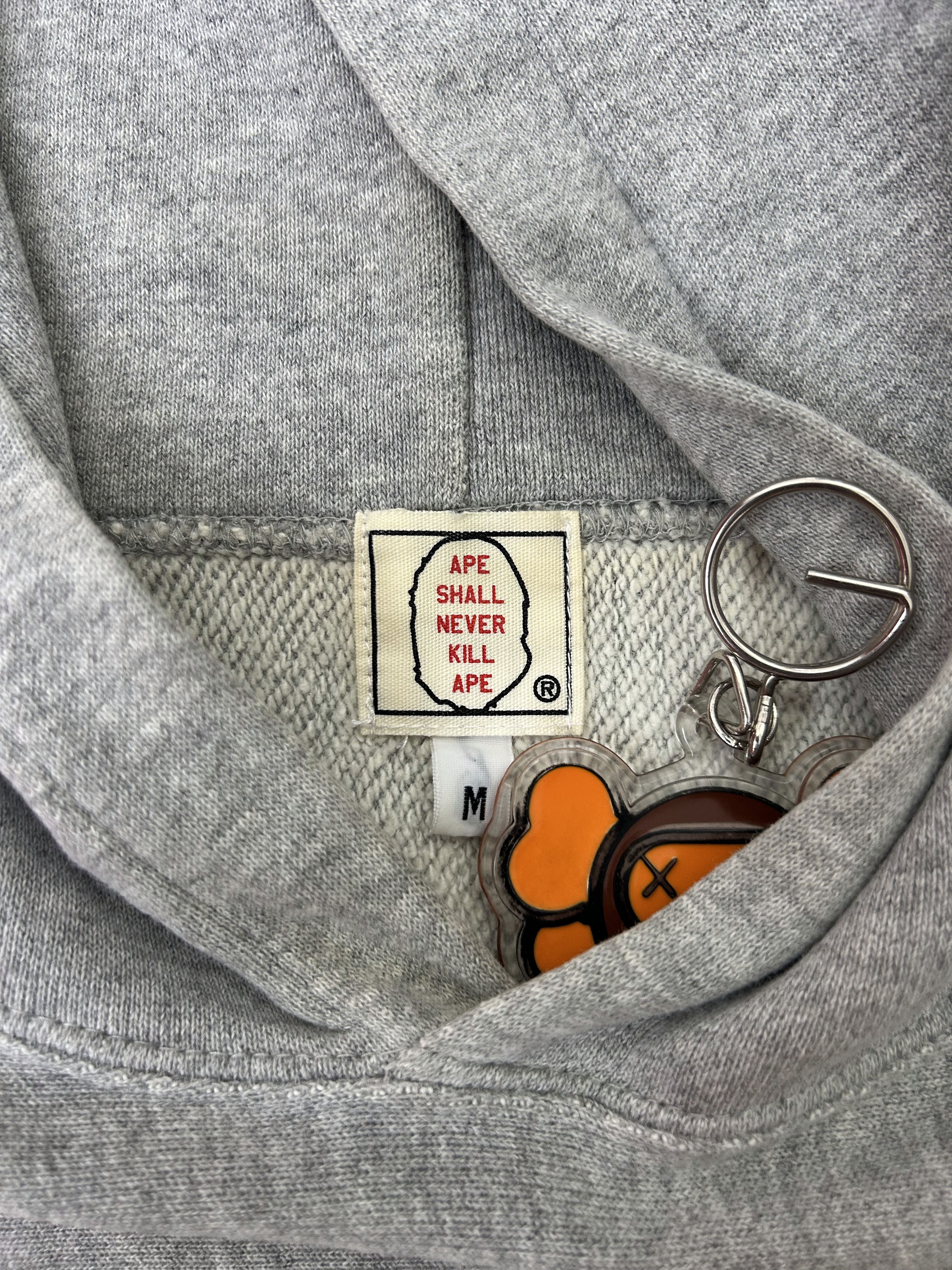 Bape 2005 Bape x Kaws Sta Pullover Hoodie [Size M Fit Like L] Size US M / EU 48-50 / 2 - 6 Thumbnail