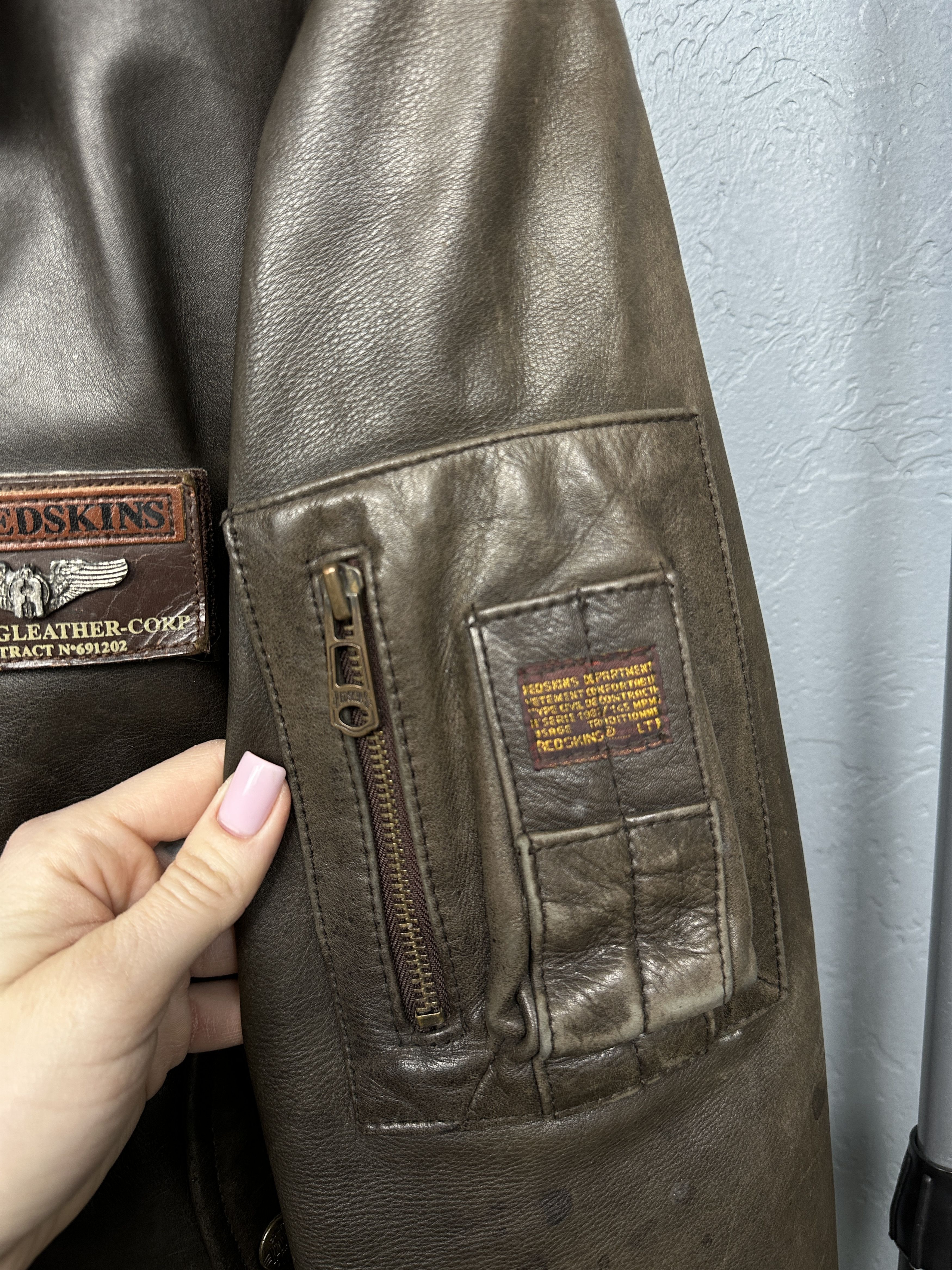 Genuine Leather Redskins Vintage Mens Leather Bomber Jacket Size US XL / EU 56 / 4 - 4 Thumbnail