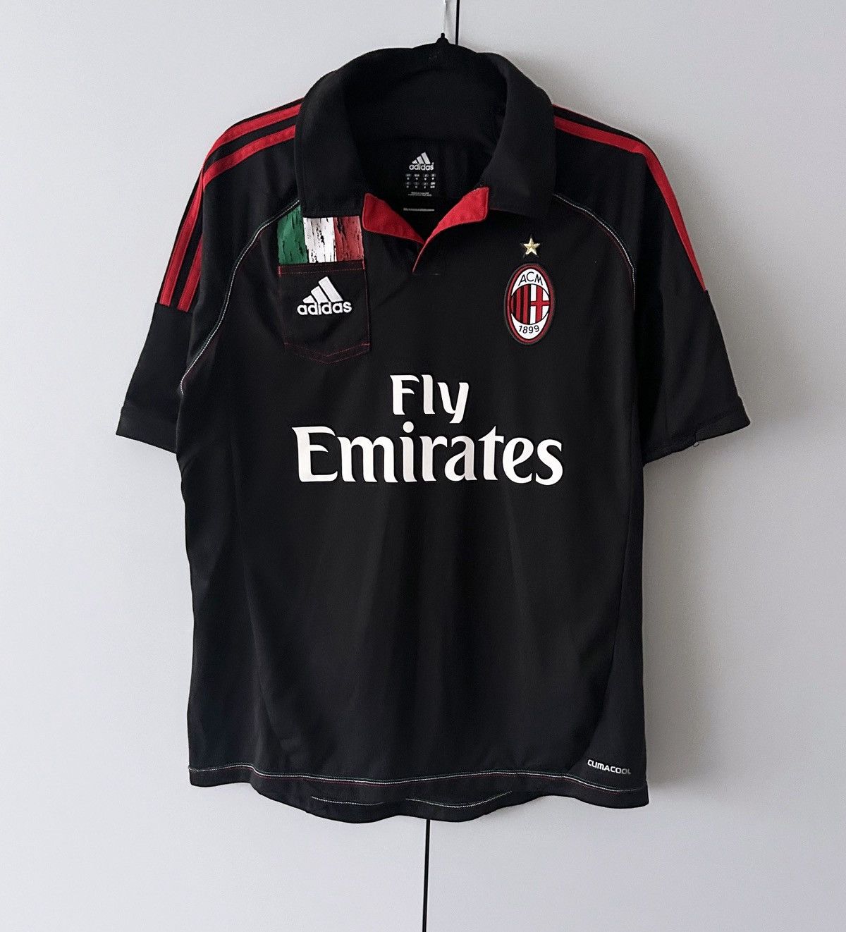 Adidas Jersey Milan 2012 2013 adidas vintage Size US M / EU 48-50 / 2 - 1 Thumbnail