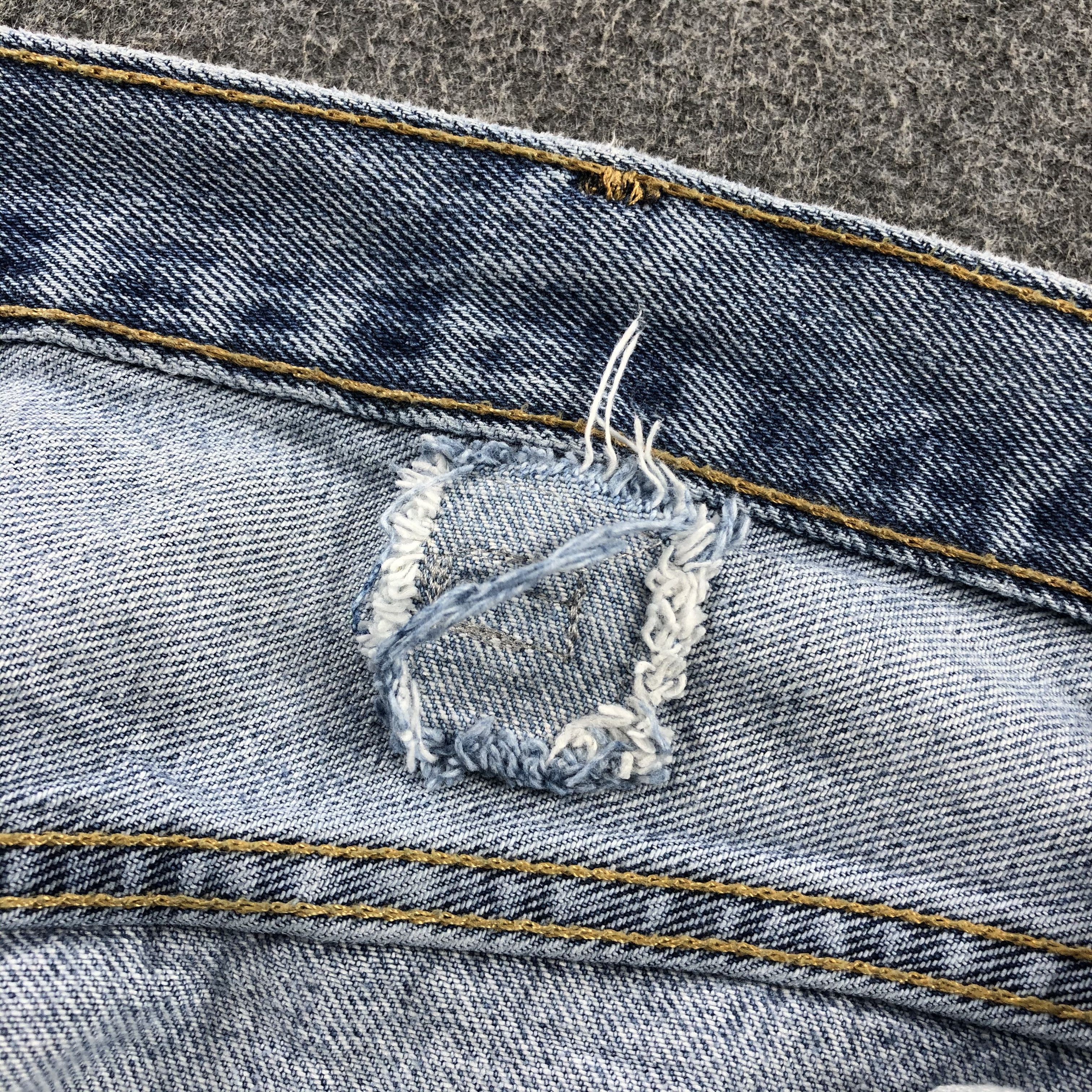 Levi's × Vintage Vintage Light Wash Levis 550 Jeans-JM1790 Size US 43 - 13 Thumbnail