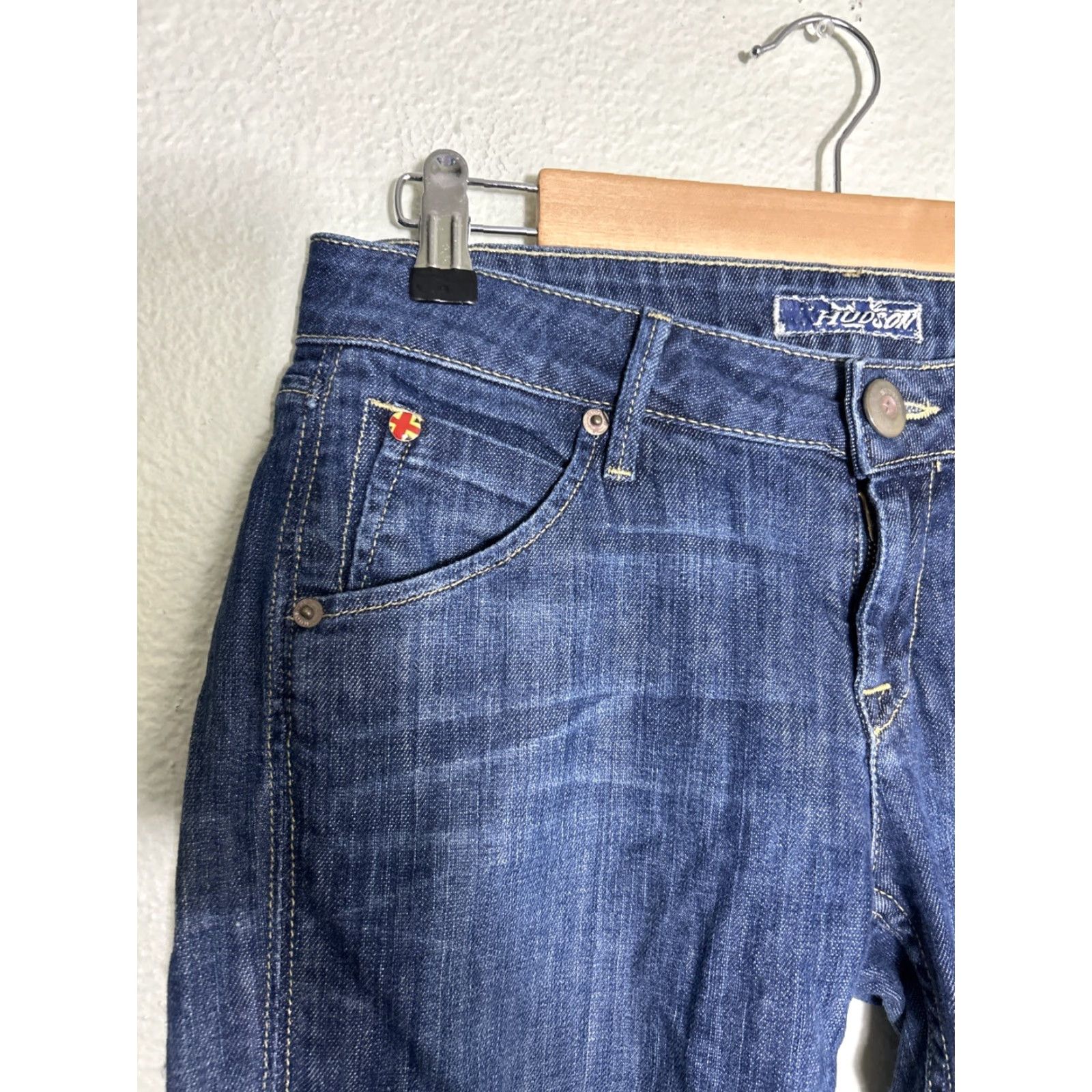 Hudson HUDSON Dark Wash Cropped Jeans Womens 30x21 Size 30 Regular Blue Cropped Jeans Womens Fashion 90s? Size 30" / US 8 / IT 44 - 4 Thumbnail