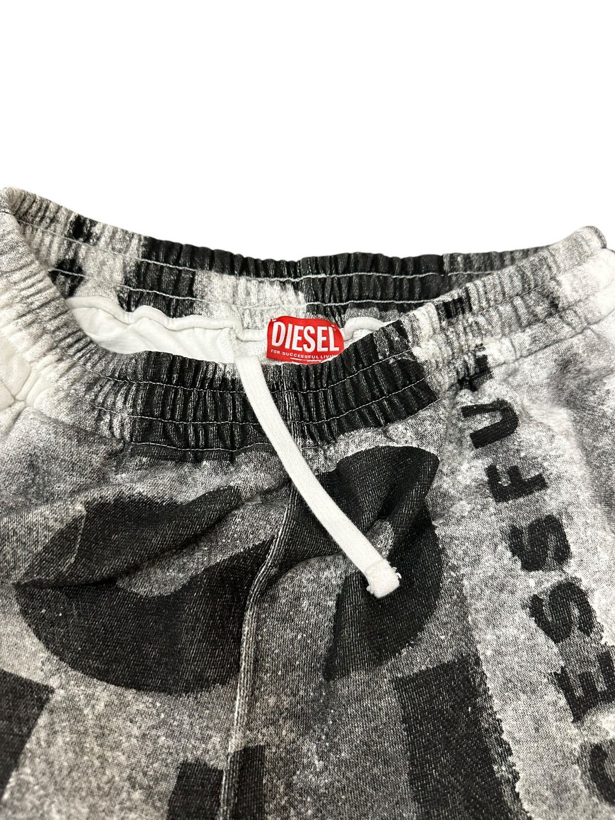 Diesel Diesel Dye Print Shorts Size US 32 / EU 48 - 4 Thumbnail