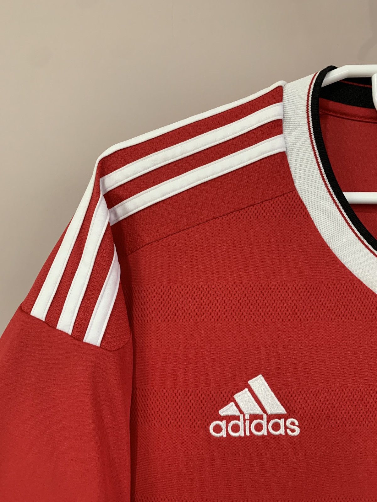 Adidas Manchester United adidas 2015 2016 home soccer shirt jersey Size US M / EU 48-50 / 2 - 5 Thumbnail