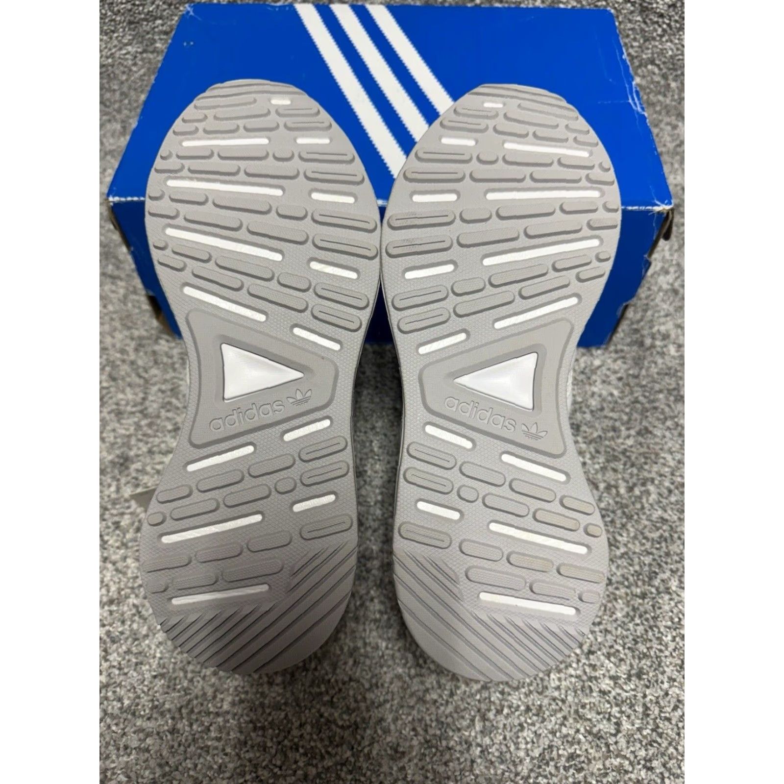 Adidas Adidas Originals Retroset Sneakers Mens 6 Athletic Casual Walking 80s Retro White Lace Up Low Top Rubber Sole Mens Shoes Size US 6 / EU 39 - 7 Thumbnail