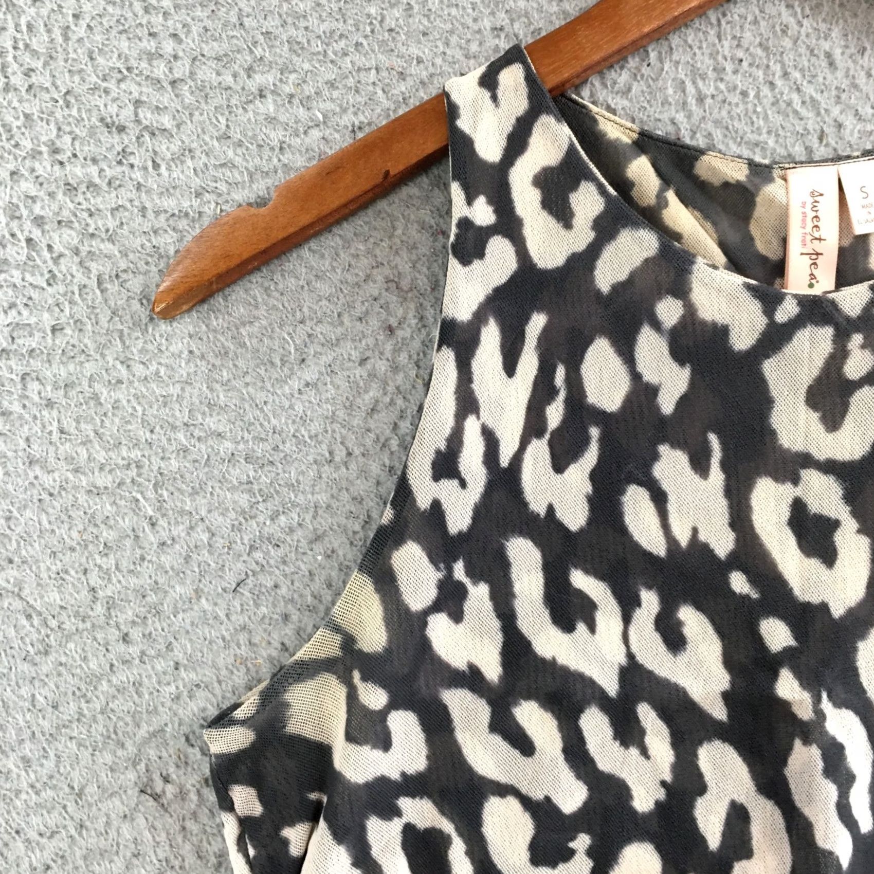 Vintage Sweet Pea by Stacy Frati Tank Top Women Small Sleeveless Animal Print Gray White Size S / US 4 / IT 40 - 4 Thumbnail
