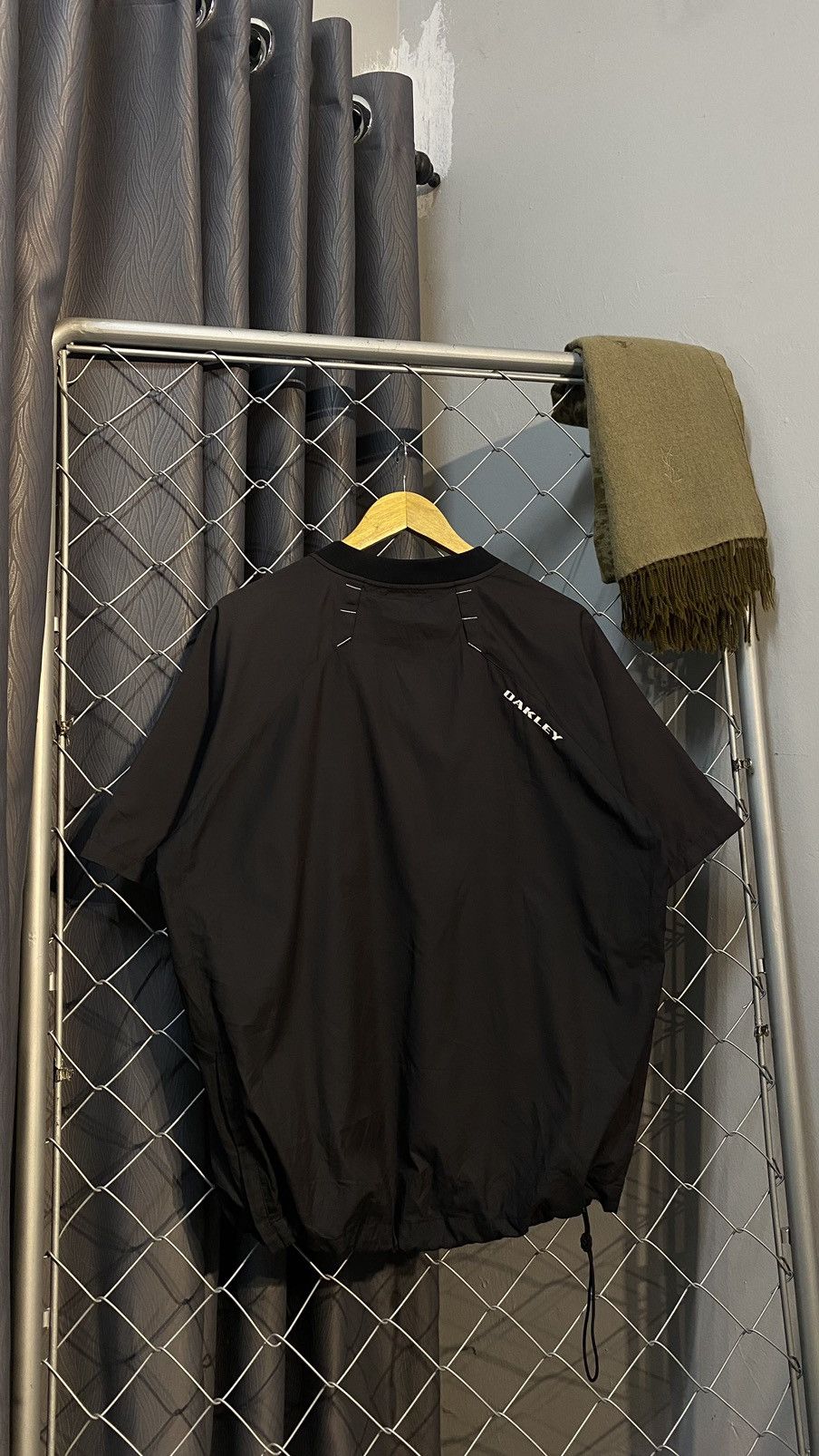 Oakley ‼️NEED GONE‼️ OAKLEY CENTER OUTERWEAR JUMPER JACKET BLACK Size US XL / EU 56 / 4 - 2 Thumbnail