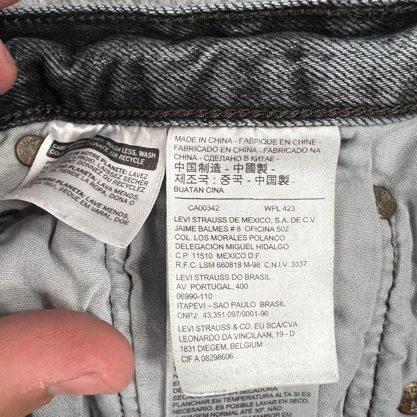 Levi's Levi's 501 Black Women's Denim Cut-Off ShortsHigh Waisted Distressed 32 Casual Travel Size 24" / US 00 / IT 34 - 7 Thumbnail