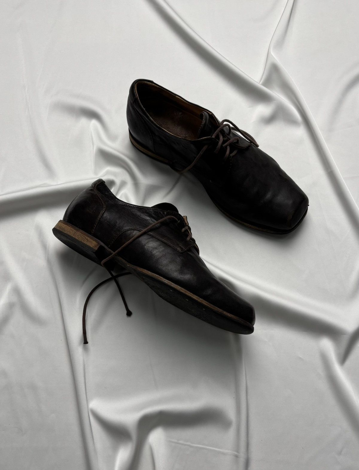 Vintage Think vintage leather shoes Size US 7 / EU 40 - 1 Thumbnail