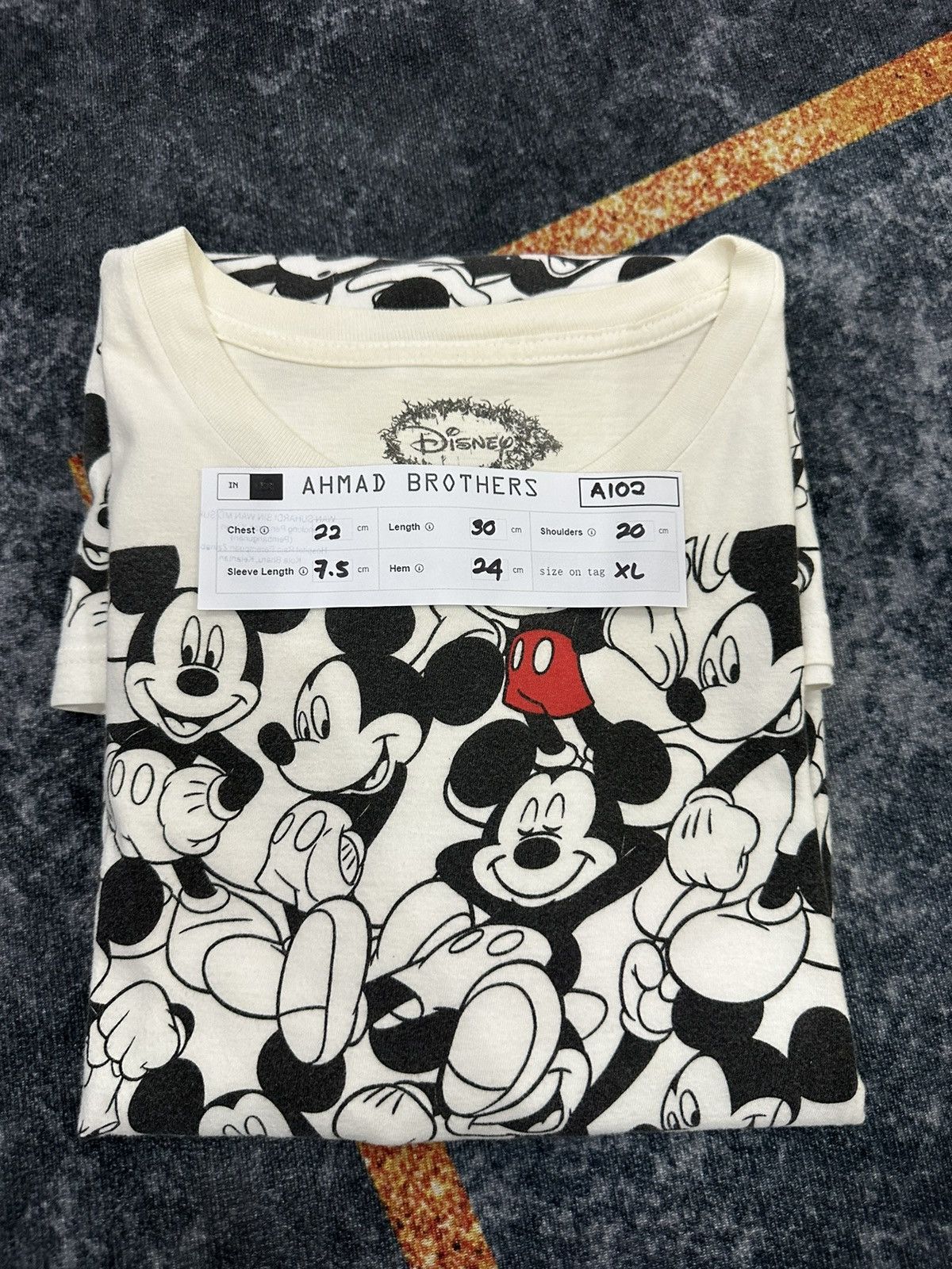 Disney × Mickey Mouse × Vintage Mickey Mouse Overprint Reaction Tshirt A102 Size US M / EU 48-50 / 2 - 9 Thumbnail