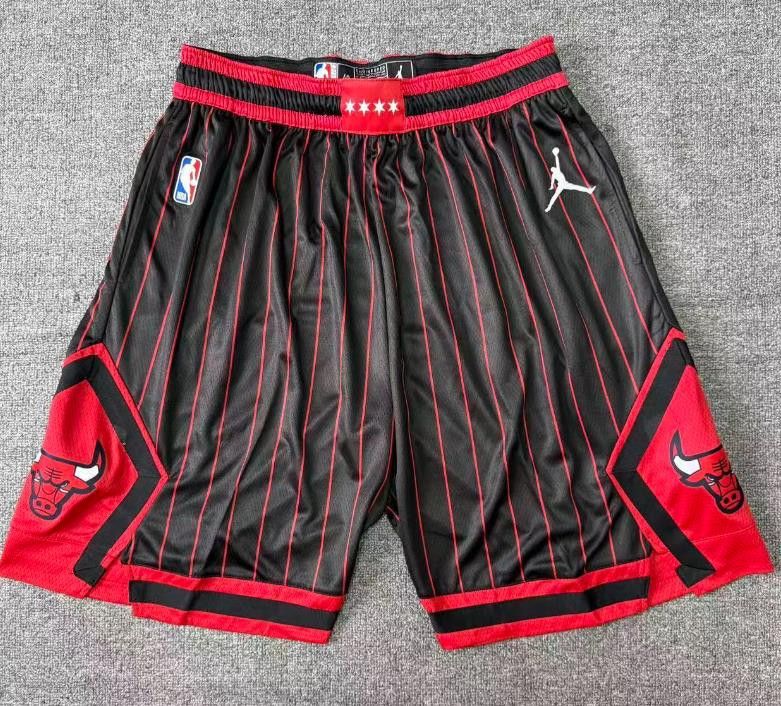 NBA Men's Chicago Bulls Short 2026 Size US 36 / EU 52 - 1 Thumbnail