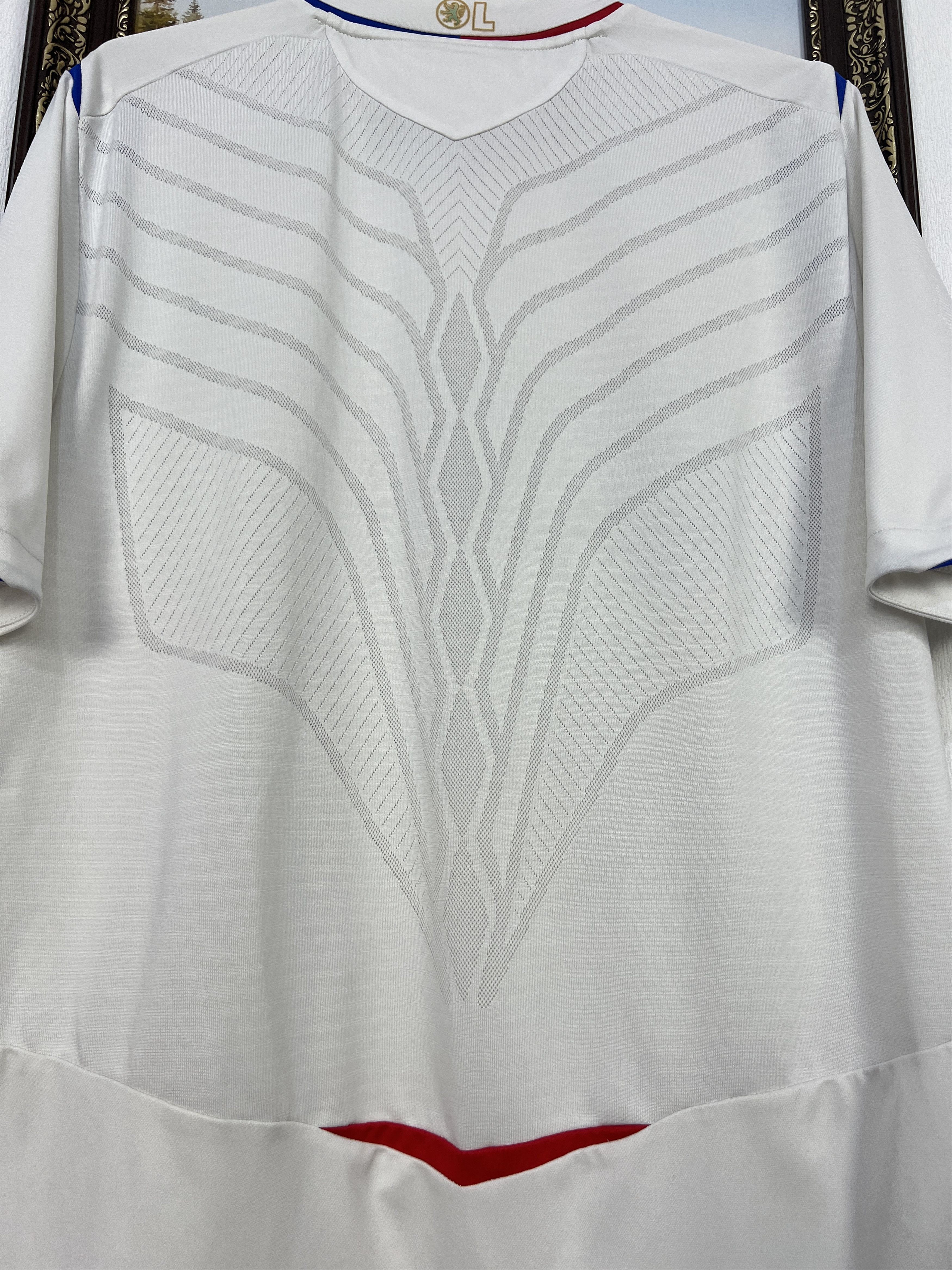 Umbro Olympique Lyonnais Home football shirt 2006 Soccer Umbro Size US L / EU 52-54 / 3 - 15 Thumbnail