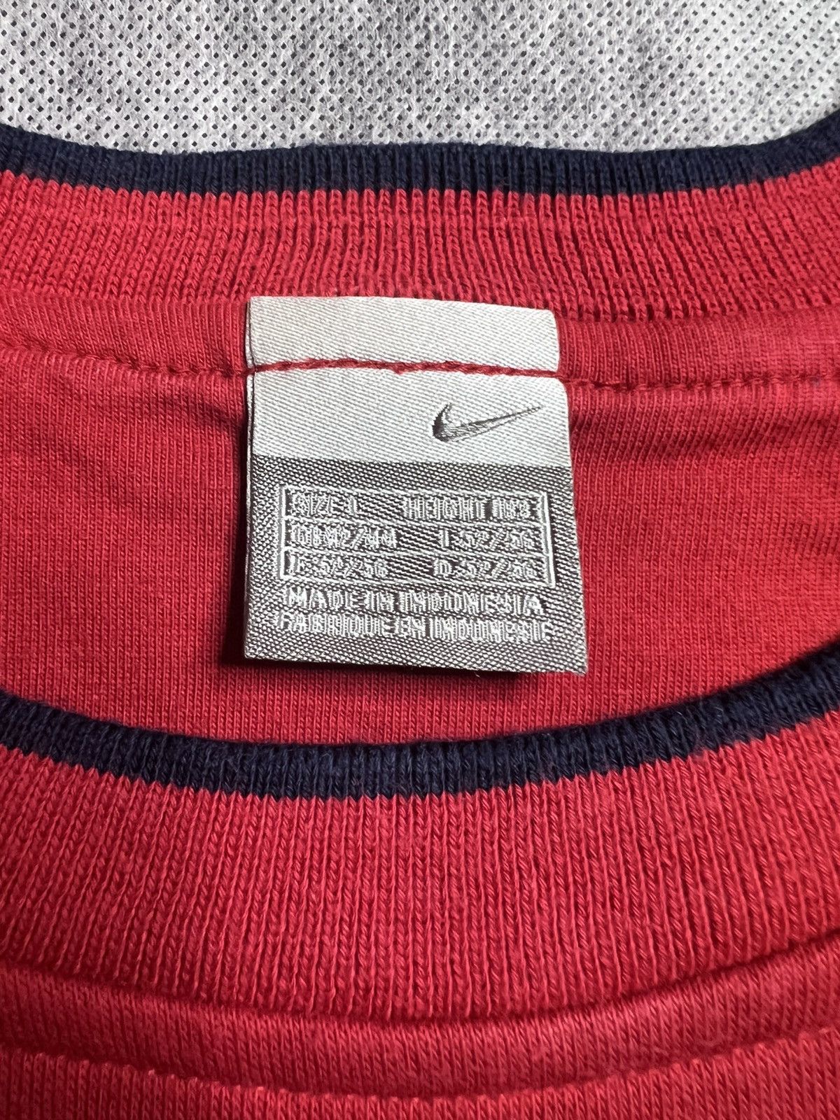 Nike Nike Vintage Sweatshirt Y2K Front Logo Size US L / EU 52-54 / 3 - 7 Thumbnail