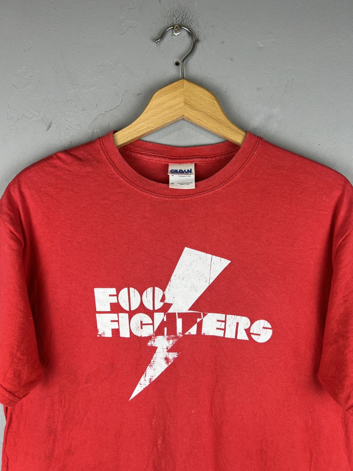 Band Tees × Vintage Vintage 00s Foo Fighters Red band big logo tshirt Size US M / EU 48-50 / 2 - 2 Thumbnail