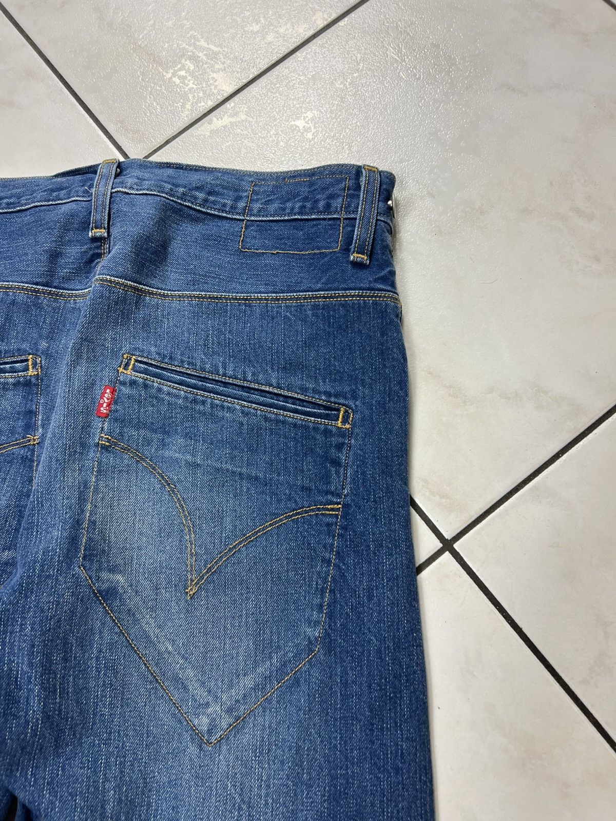 Levi's Vintage Levi’s engineered jeans asymmetrical y2k baggy pants Size US 28 / EU 44 - 14 Thumbnail