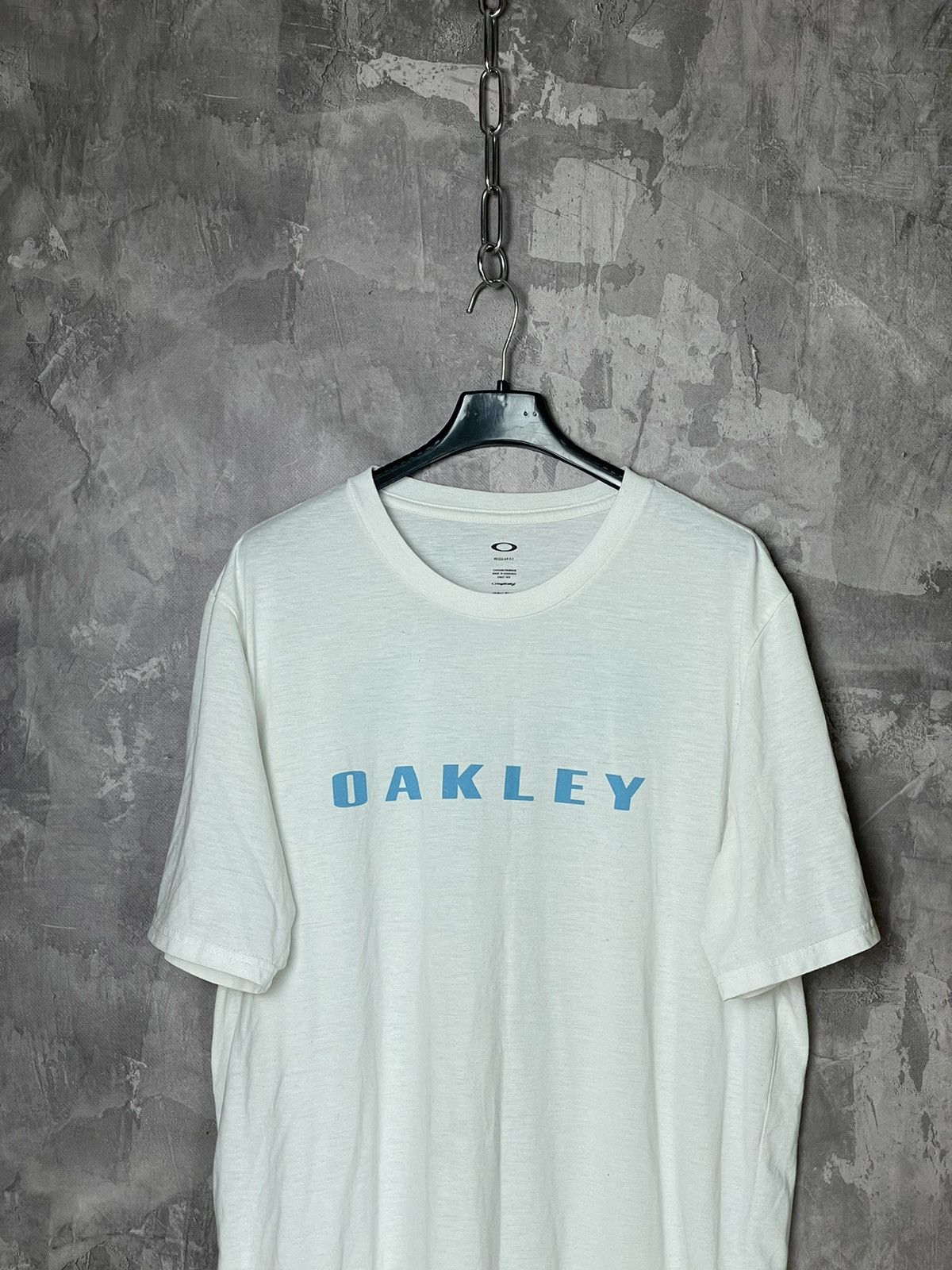 Oakley Oakley Vintage Fade y2k White baggy Streetwear t-shirt Size US L / EU 52-54 / 3 - 3 Thumbnail