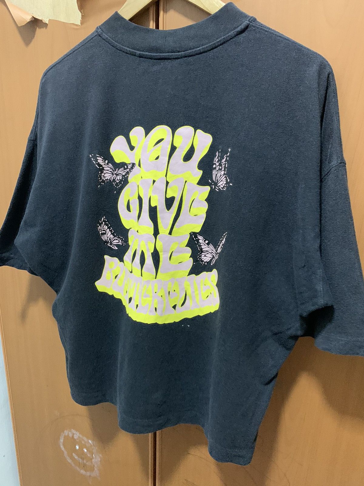 Uniqlo Uniclo You Give Me Butterfly Boxy Shirt Small Size US S / EU 44-46 / 1 - 8 Thumbnail