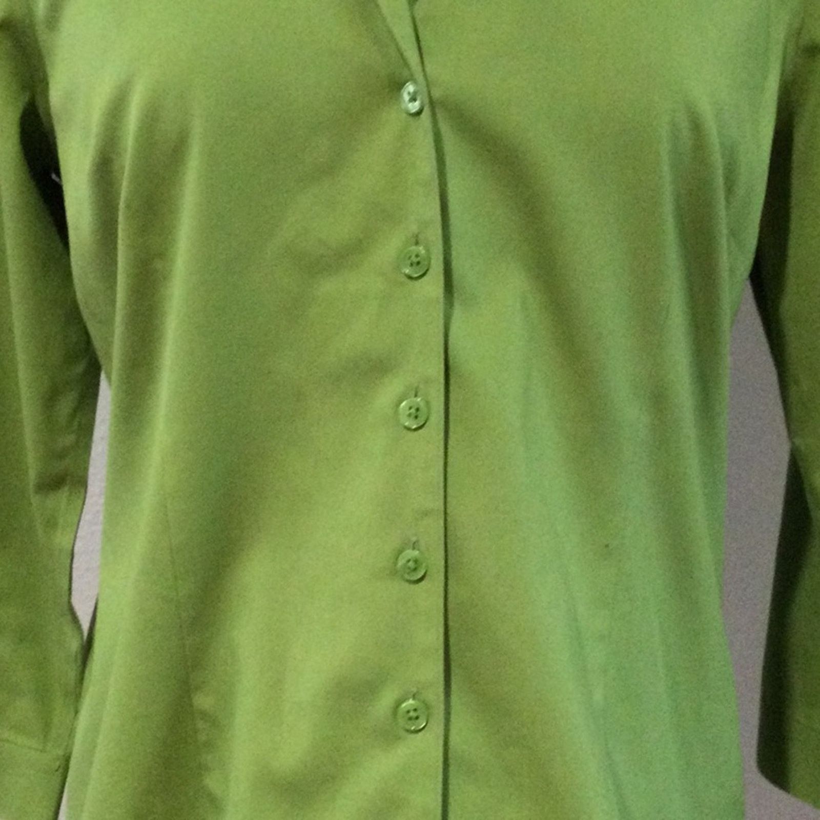 Jones New York Jones New York Green Button Front Collar No Iron Blouse Sz 8 Size M / US 6-8 / IT 42-44 - 4 Thumbnail