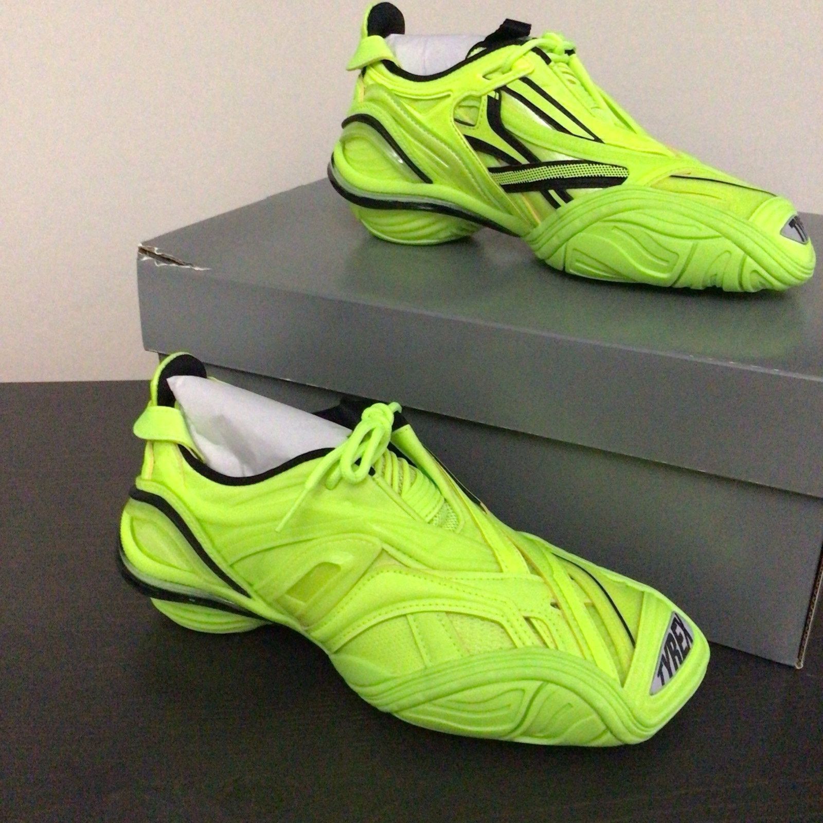 Balenciaga Balenciaga Tyrex Fluo Yellow Size 37 617517-W2UA1-7320 Size US 7 / IT 37 - 2 Thumbnail