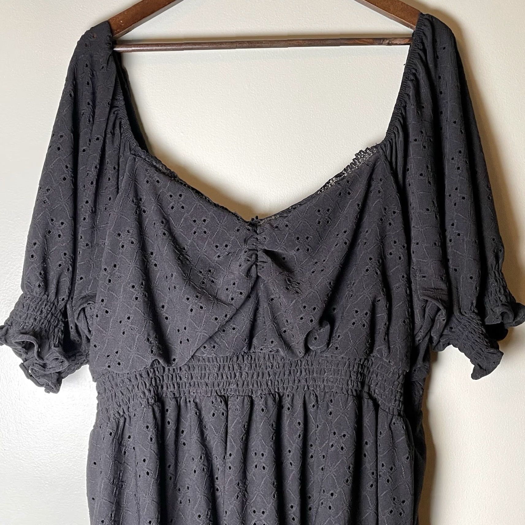 Torrid Torrid Black Stretch Eyelet Peplum Peasant Blouse 3X Goth Fairy Poetcore Size XXL / US 16-18 / IT 52-54 - 3 Thumbnail