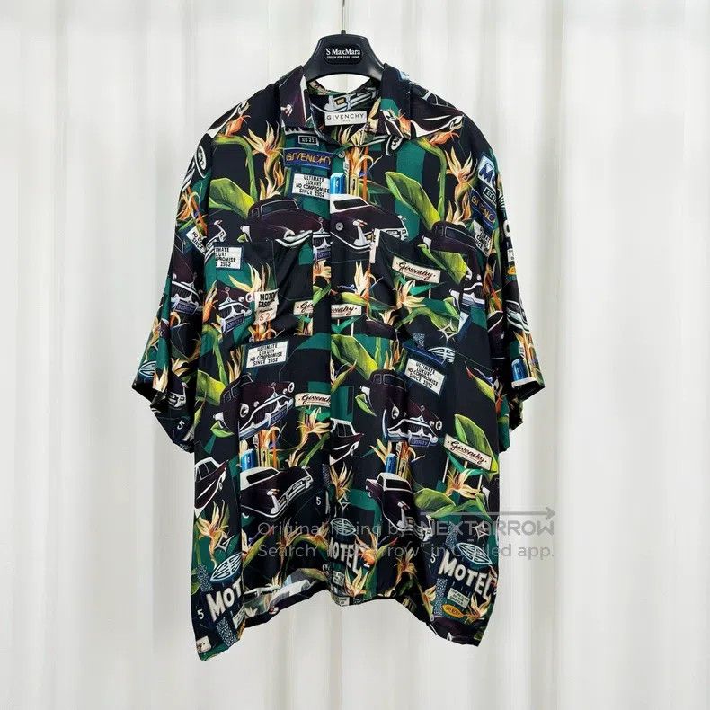 Givenchy Givenchy All-over printed silk letter short-sleeve shirt Size US S / EU 44-46 / 1 - 1 Thumbnail