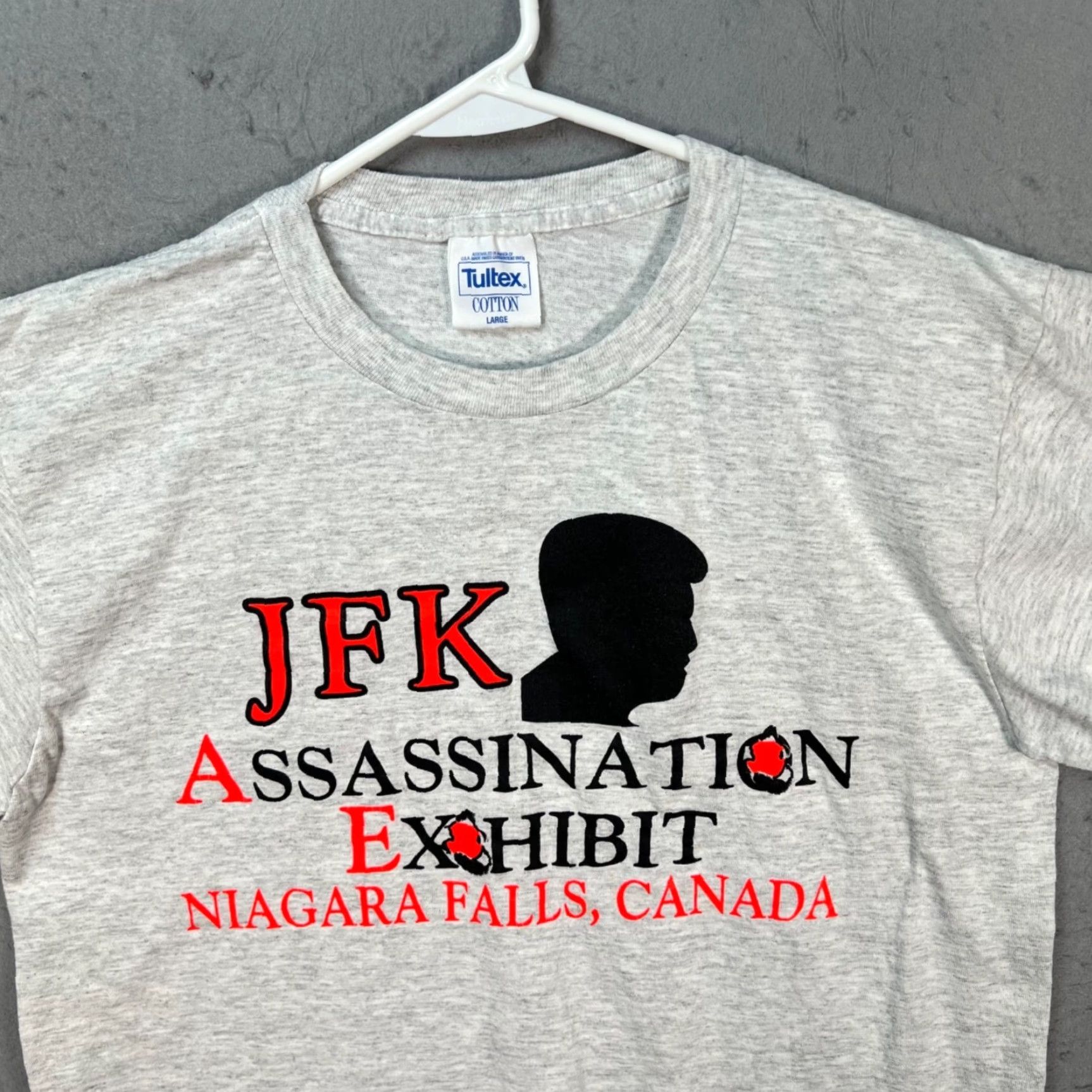 Tultex VINTAGE JFK Assassination Exhibit Niagara Falls Canada T Shirt Adult Large Gray Tultex Mens Size US L / EU 52-54 / 3 - 7 Thumbnail