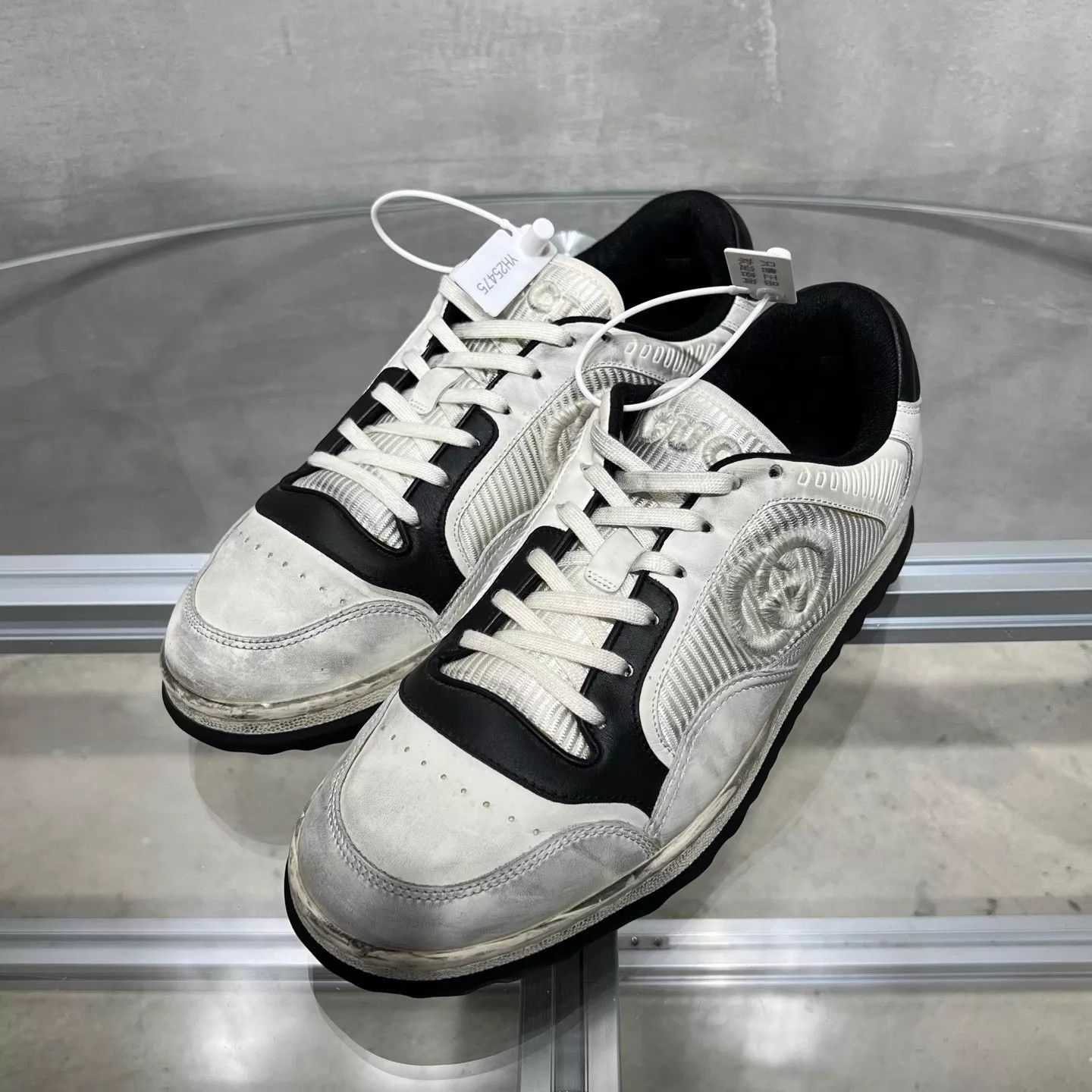 Gucci Gucci Black & White Worn Casual Sneaker 40.5 YH25475 Size US 7.5 / EU 40-41 - 2 Thumbnail