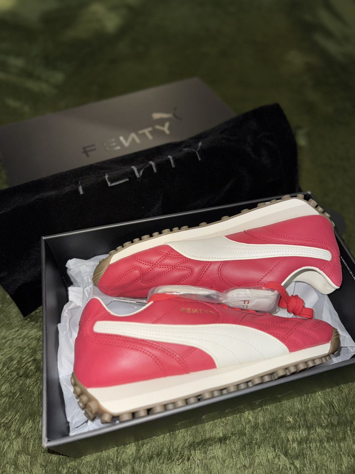 Fenty × Puma [US 9.5] Puma x FENTY Rihanna Avanti Club Red Gum Size US 9.5 / EU 42-43 - 7 Thumbnail