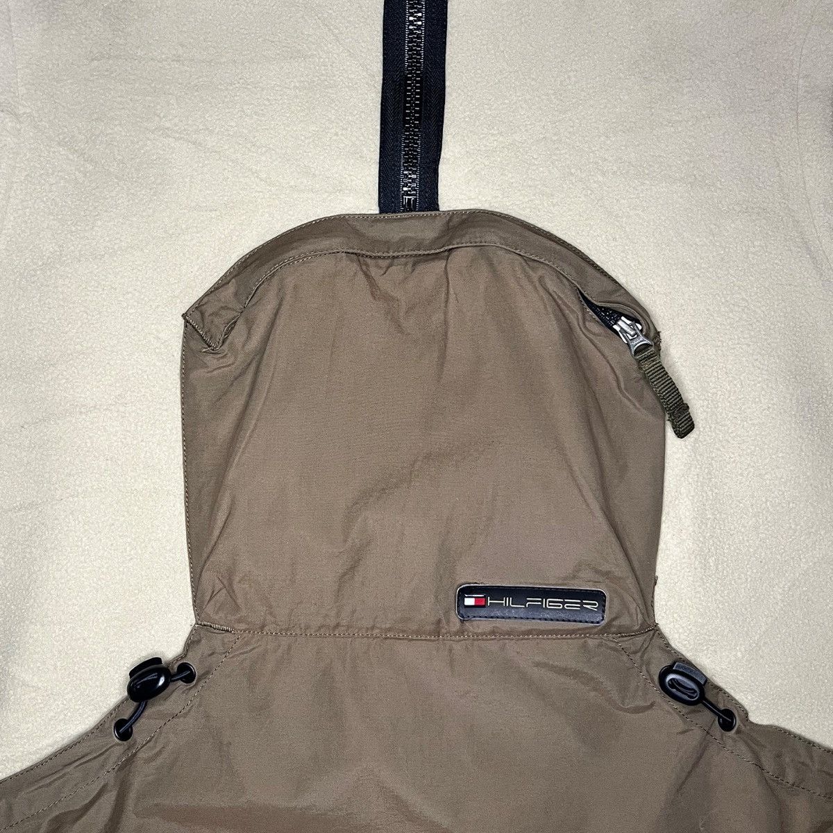 Tommy Hilfiger 2000’s Tommy Hilfiger Technical Quilted Gilet With Pouch Size US M / EU 48-50 / 2 - 9 Thumbnail