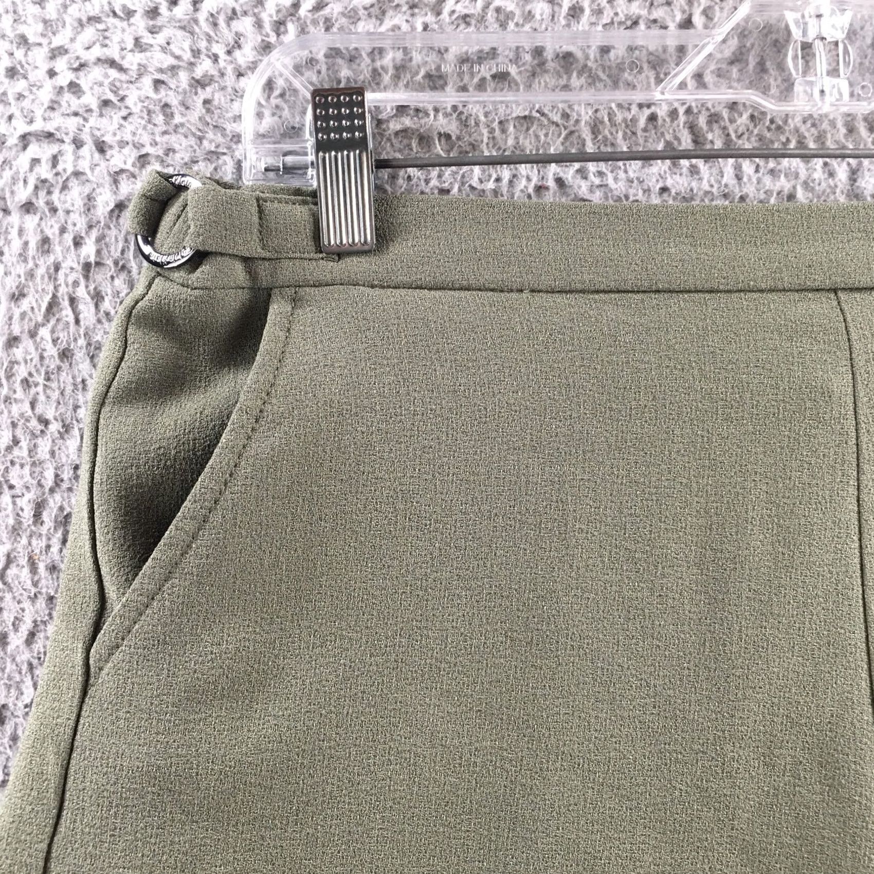 Calvin Klein Calvin Klein Chino Shorts Womens M Green Hi-Rise Pull On Casual Size 32" / US 10 / IT 46 - 2 Thumbnail
