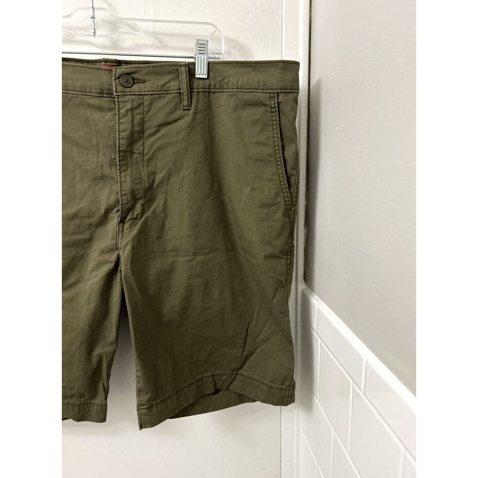 Levi's Levi's XX Chino Shorts Mens 40 Green Canvas Cotton Flat Front Casual Travel Regular Fit Pockets Zip Front Size US 40 / EU 56 - 3 Thumbnail