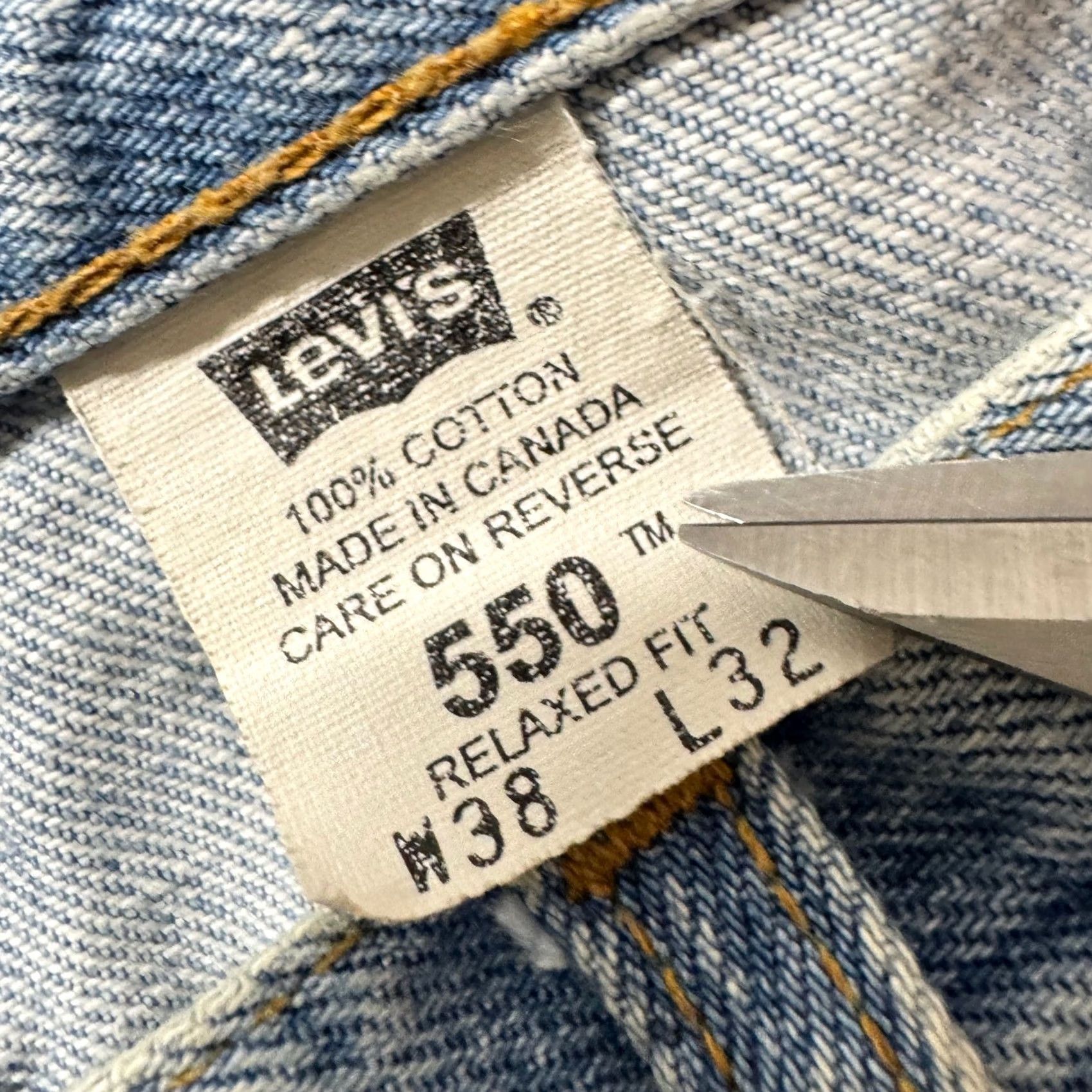 Levi's LEVI'S Jeans 550 Men 36x32 Relaxed Fit 100% Cotton Stained Paper Tag Blue Straight Mens Regular 32 In Inseam Size US 36 / EU 52 - 4 Thumbnail