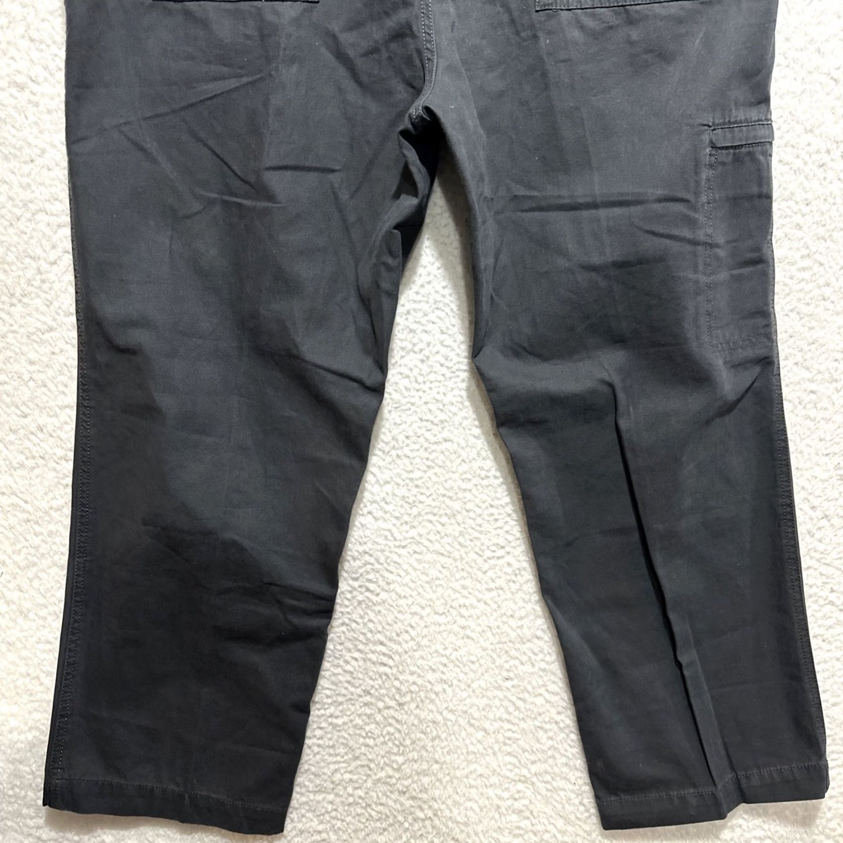 Dockers DOCKERS Pacific Classic Fit Comfort Cargo Pants Men Sz 42 Dark Gray Canvas NWT Size US 42 / EU 58 - 4 Thumbnail
